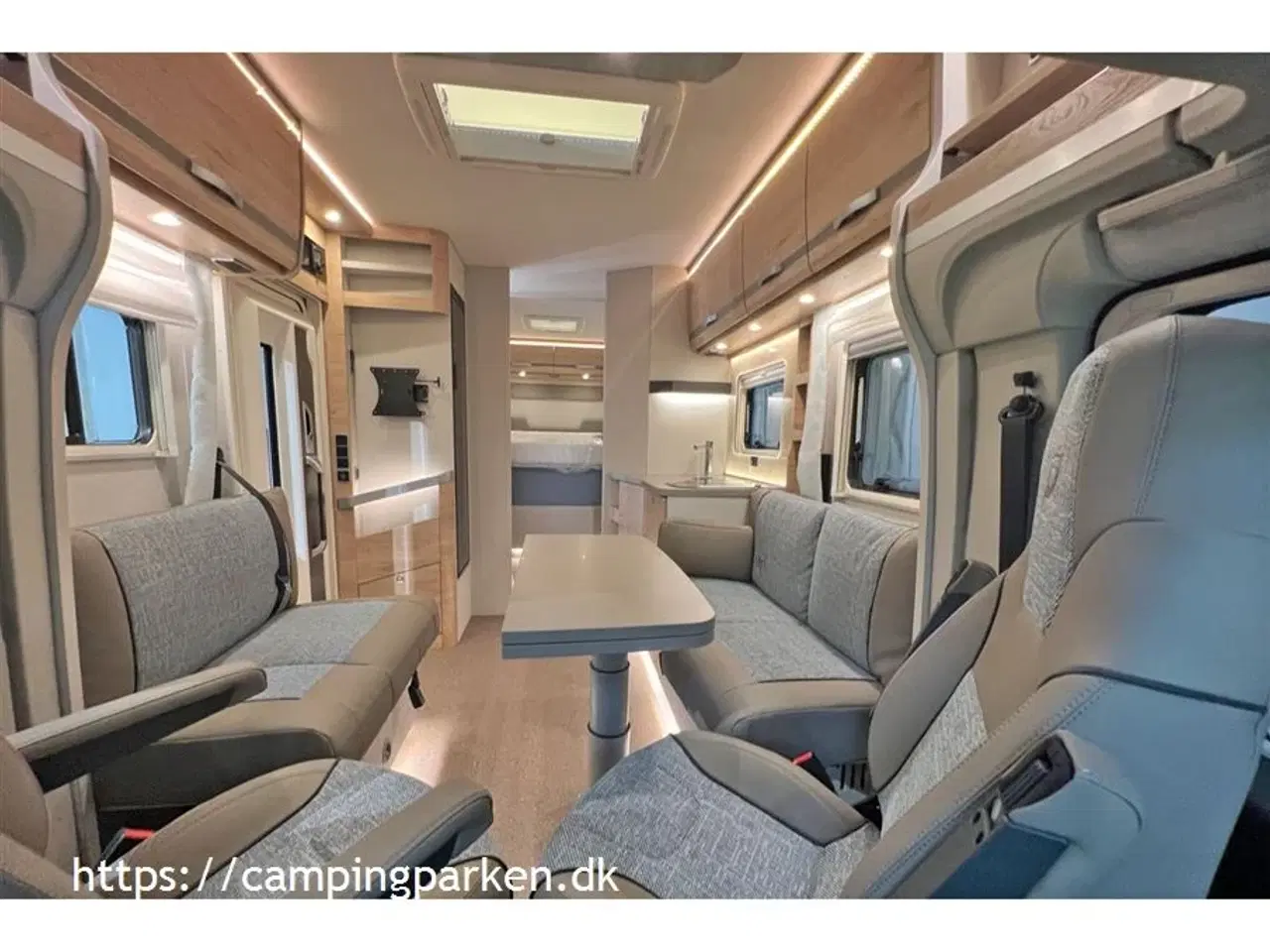 Billede 3 - 2023 - Dethleffs Pulse Classic T 7051 DBL Lækker jubilæumsudgave med meget udstyr, queens bed og Face-to-face-siddegruppe