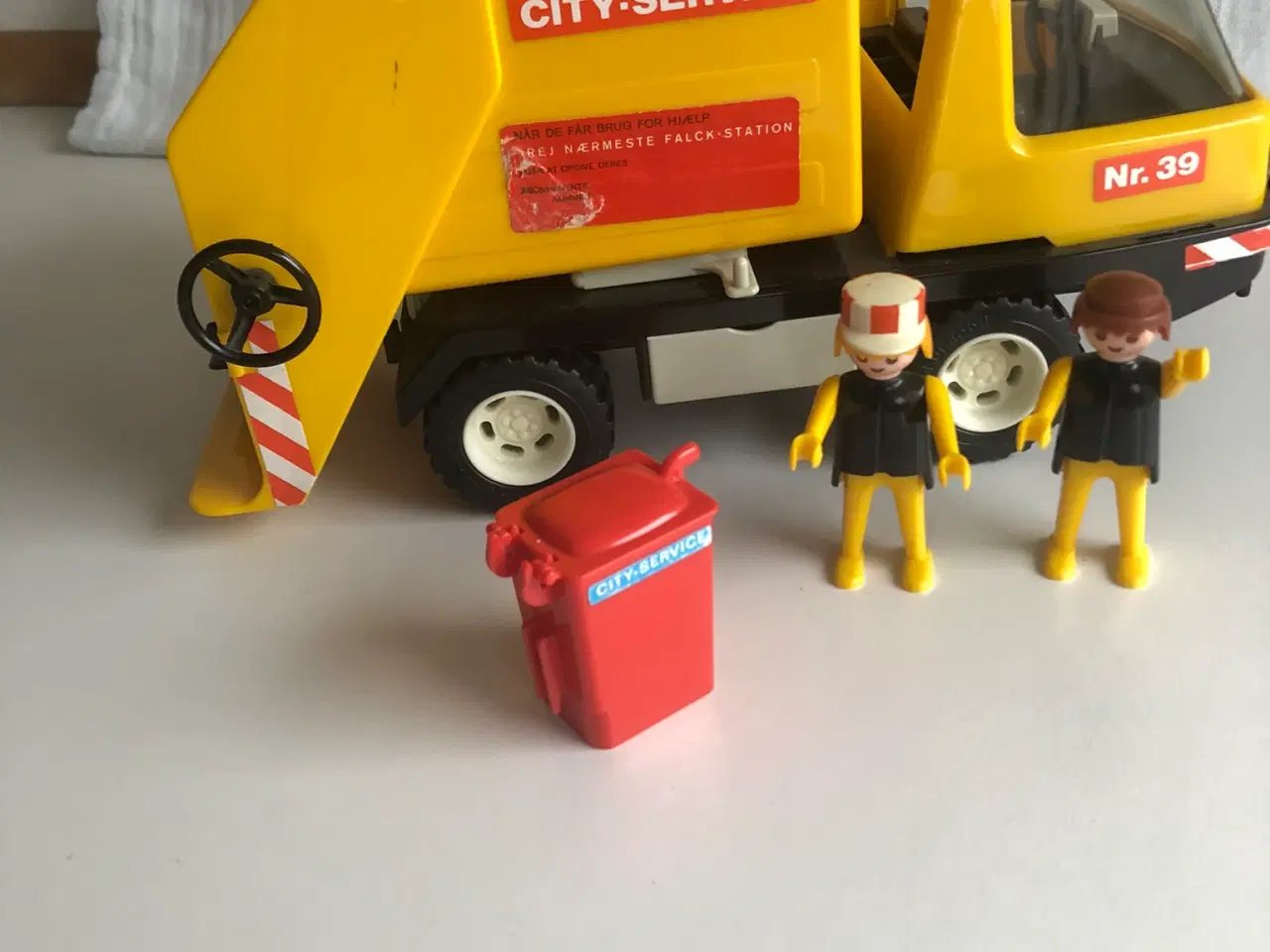 Billede 3 - Playmobil City-Service / skraldevogn og figurer