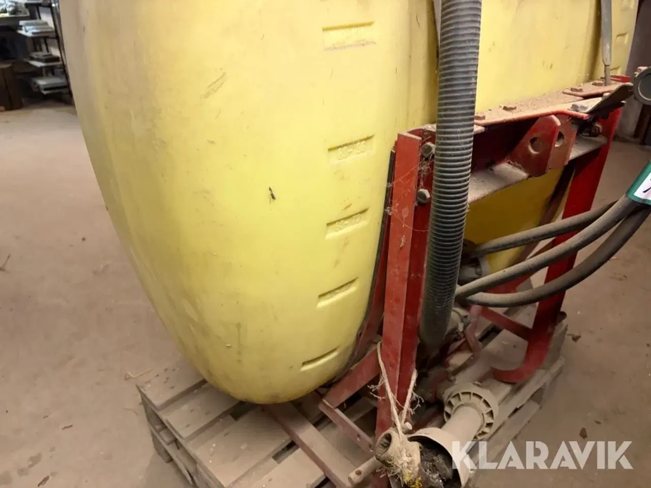 Billede 10 - Gårdspladssprøjte Hardi 1301 600 liter