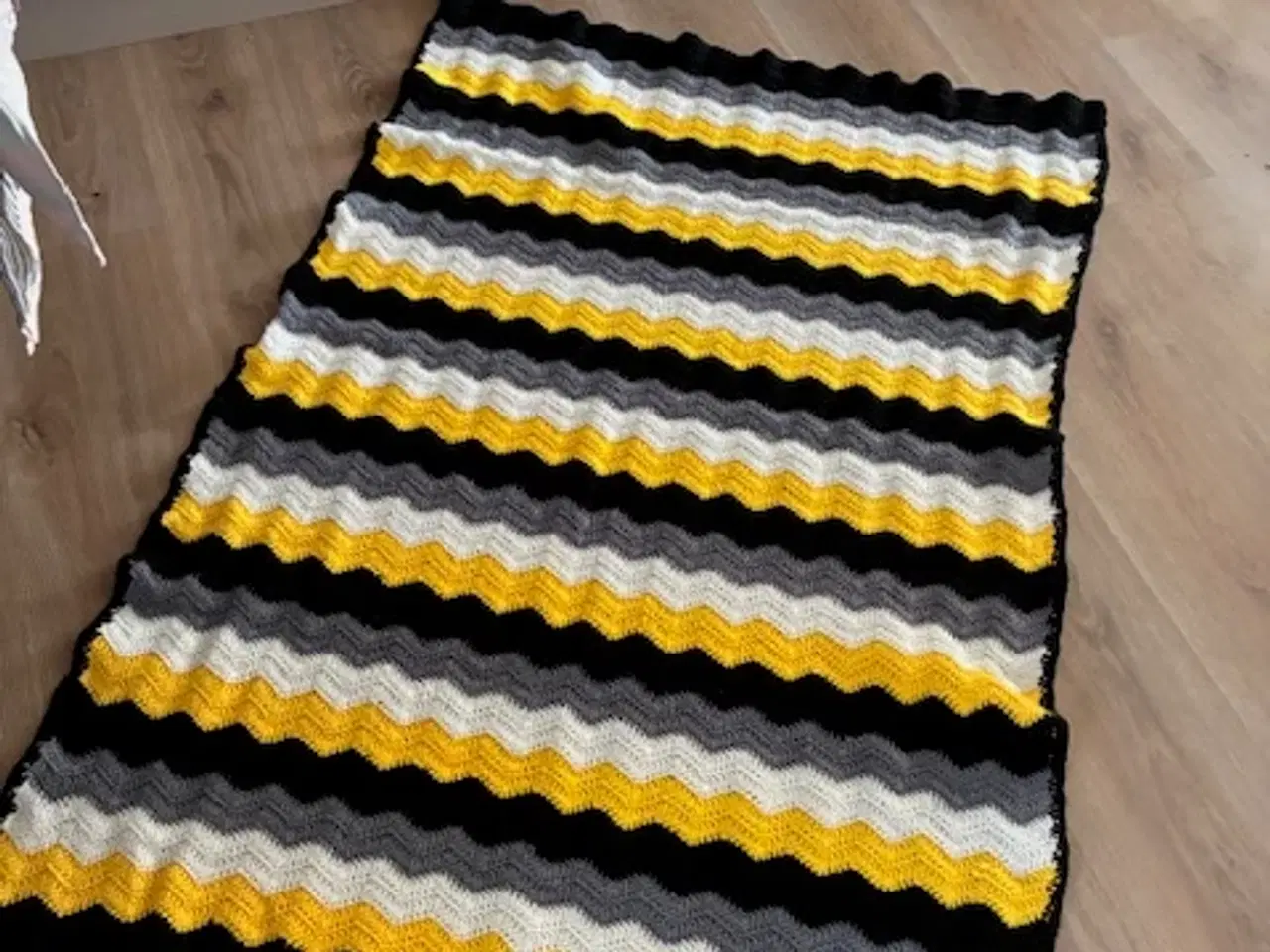 Billede 1 - Hæklet tæppe
