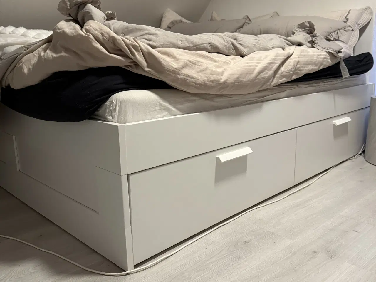 Billede 3 - BRIMNES Sengestel m. opbevaring, hvid, 180x200 cm