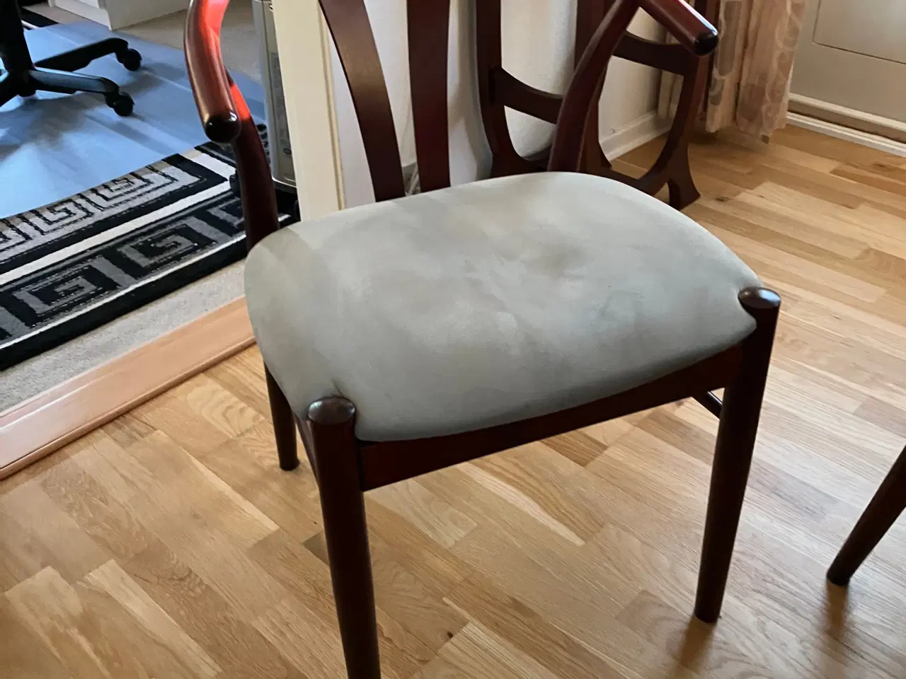 Billede 1 - Spisebords stole købes