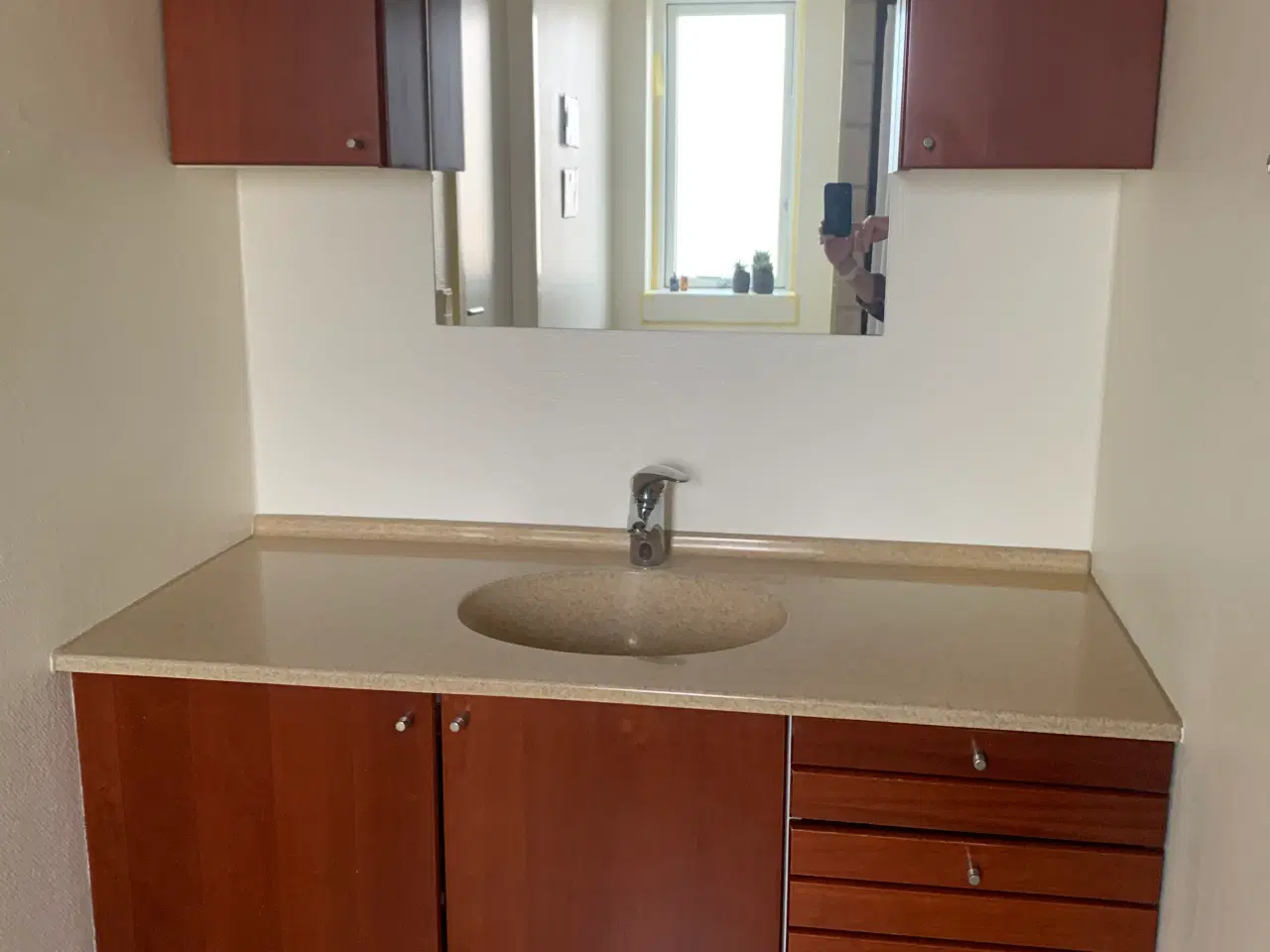 Billede 2 - 2 Svane badeværelser