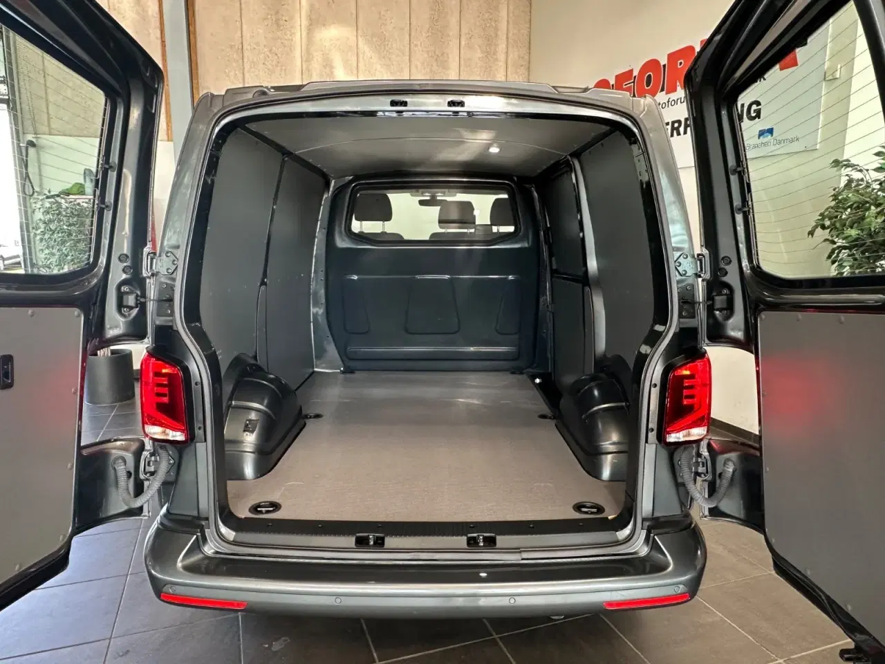 Billede 15 - VW Transporter 2,0 TDi 204 Kassevogn DSG kort