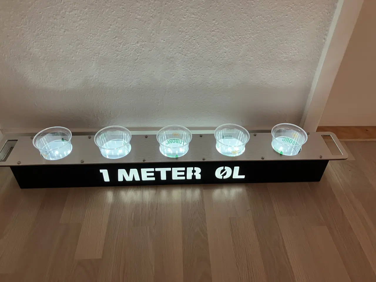 Billede 3 - Øl serverings bræt med led lys og håndtag.