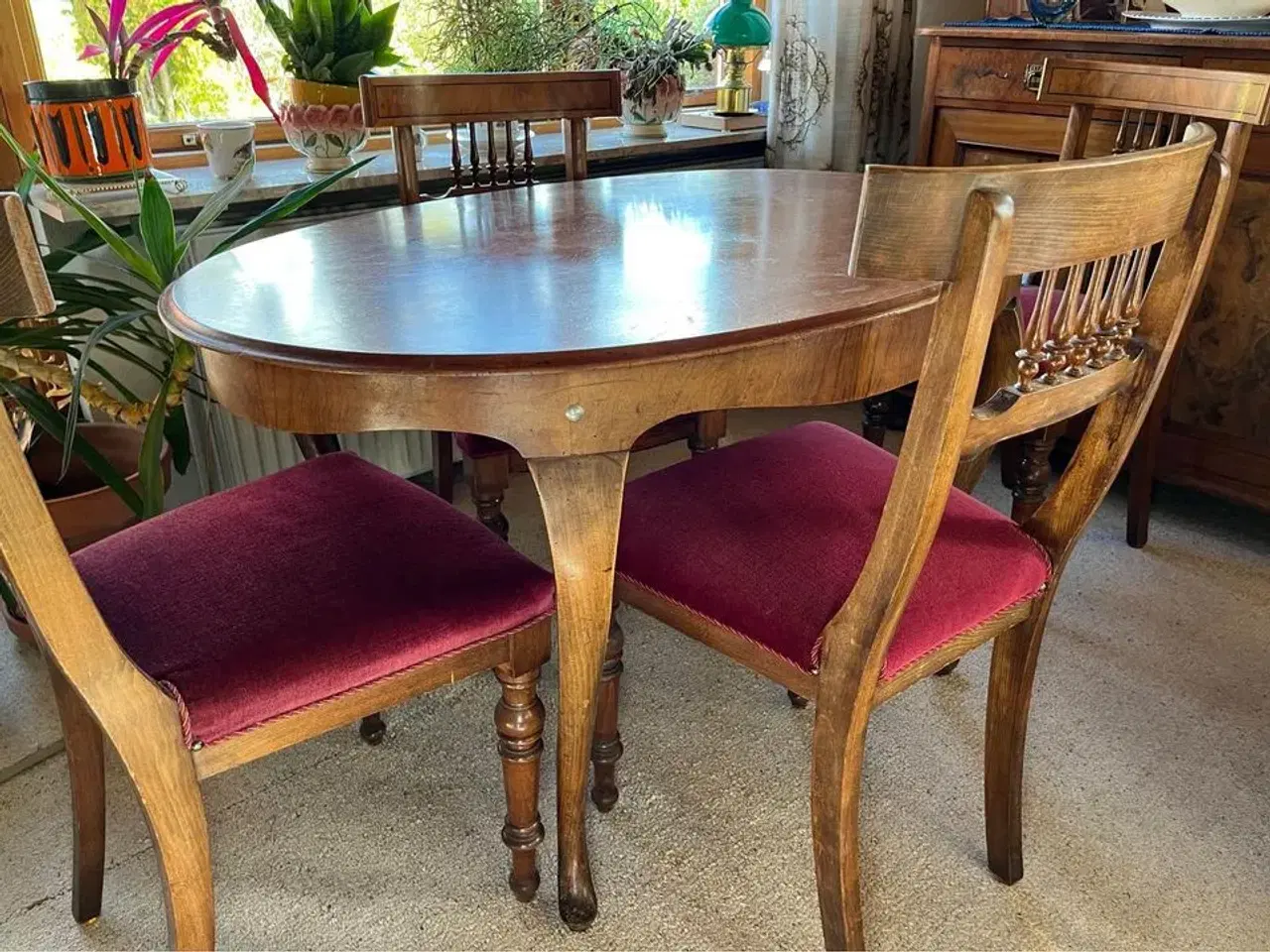Billede 1 - Antik ovalt bord med stole