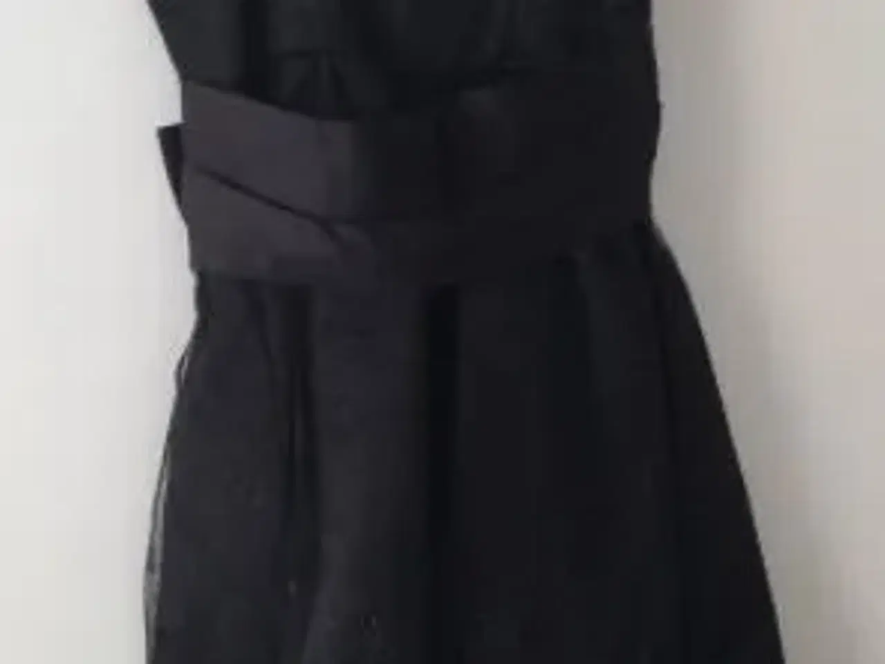 Billede 2 - Flot sort kjole