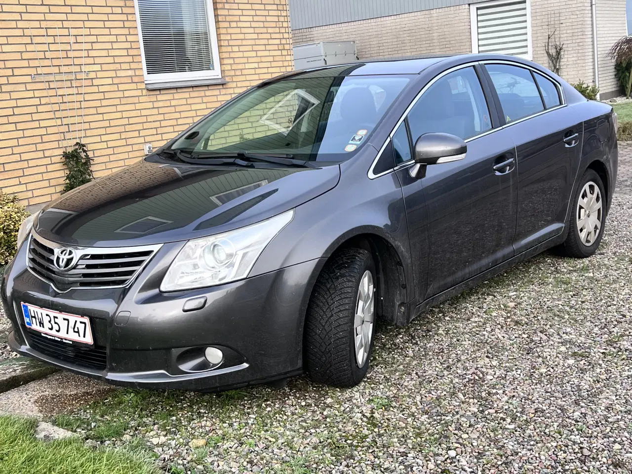 Billede 1 - Toyota Avensis Årgang 2010