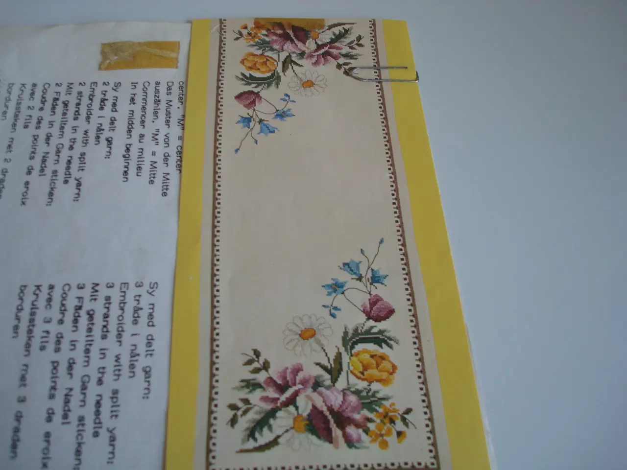 Billede 1 - Mønster til løber med blomster broderi