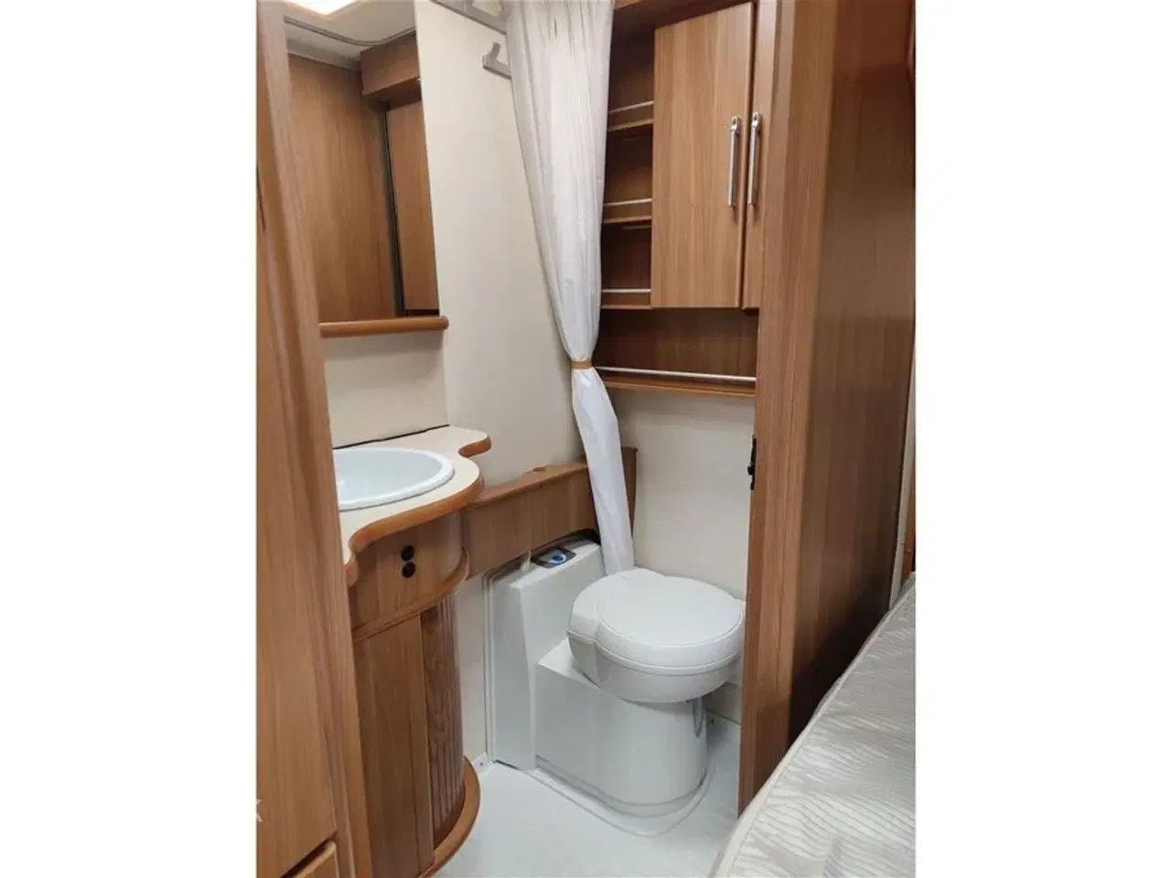 Billede 7 - 2010 - Kabe Royal 560 XL KS   Vintervogn fra Kabe hos Hinshøj Caravan