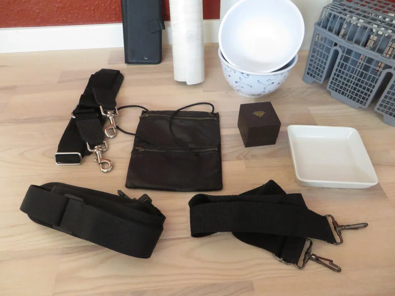 Billede 3 - Skærebrædt; plastskåle, halspung, selvklæbende fol