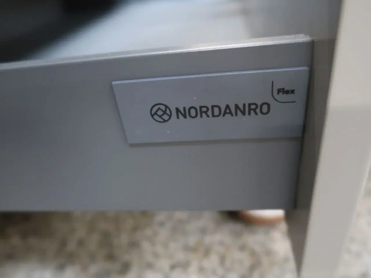 Billede 23 - Køkken NORDANRO uden hårdehvidearer/armatur med stenbordplade SILESTONE