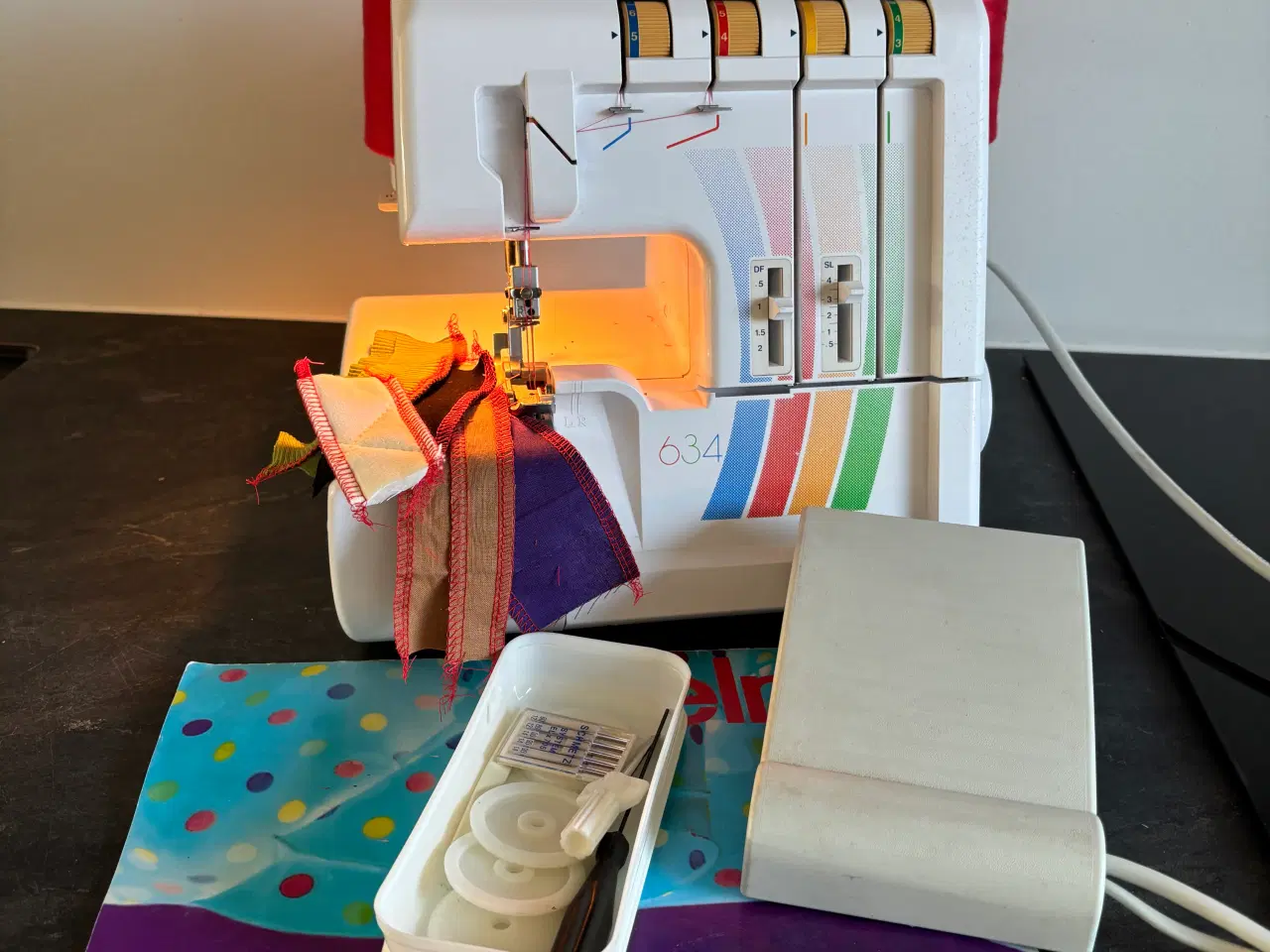 Billede 1 - Elna  634. overlocker 
