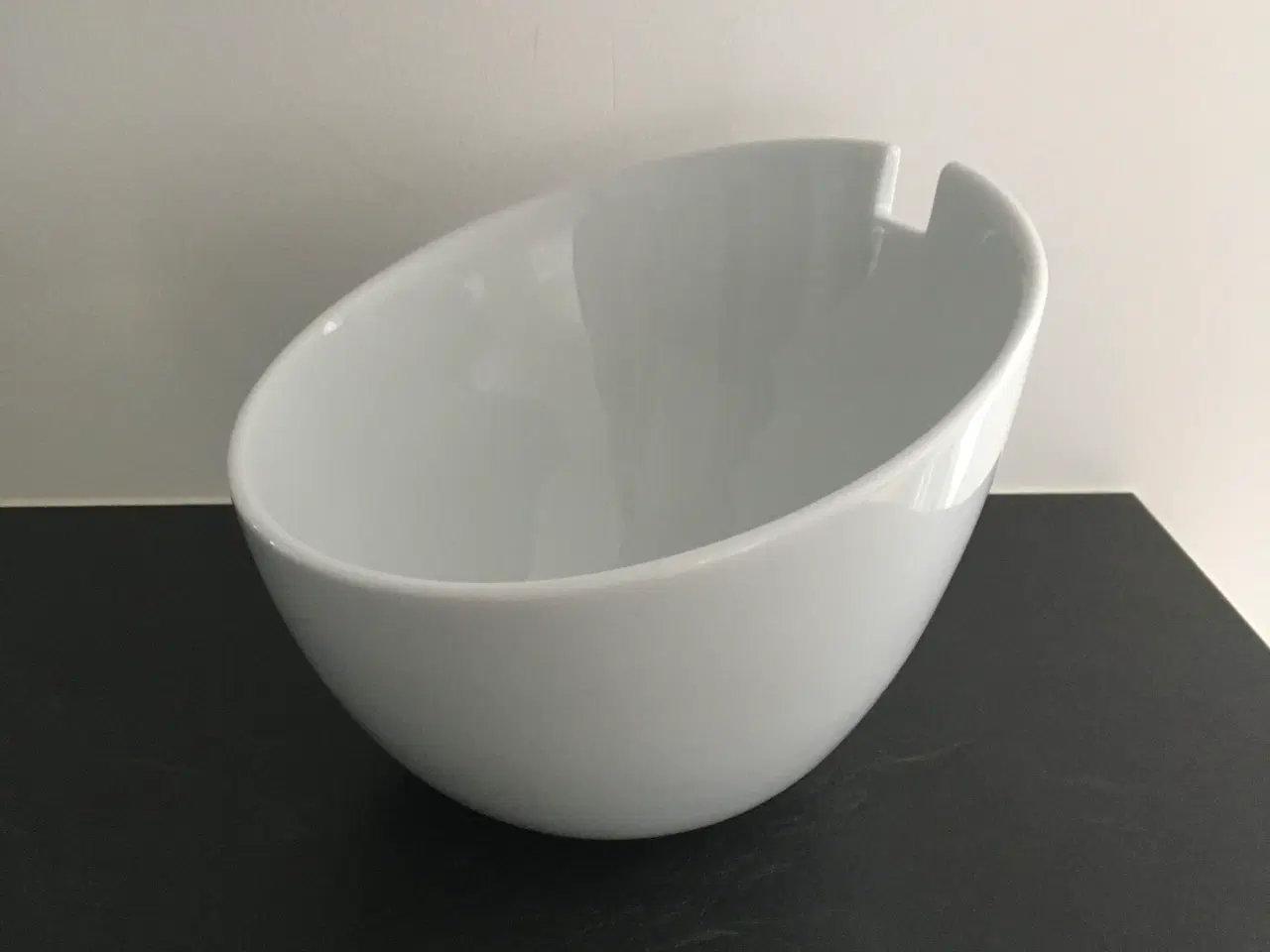 Billede 1 - Ny Aida STEEL-FUNCTION SALATSKÅL I hvidt porcelæn