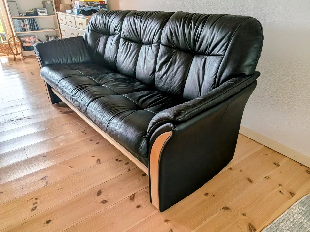 Billede 2 - Velholdt lædersofa