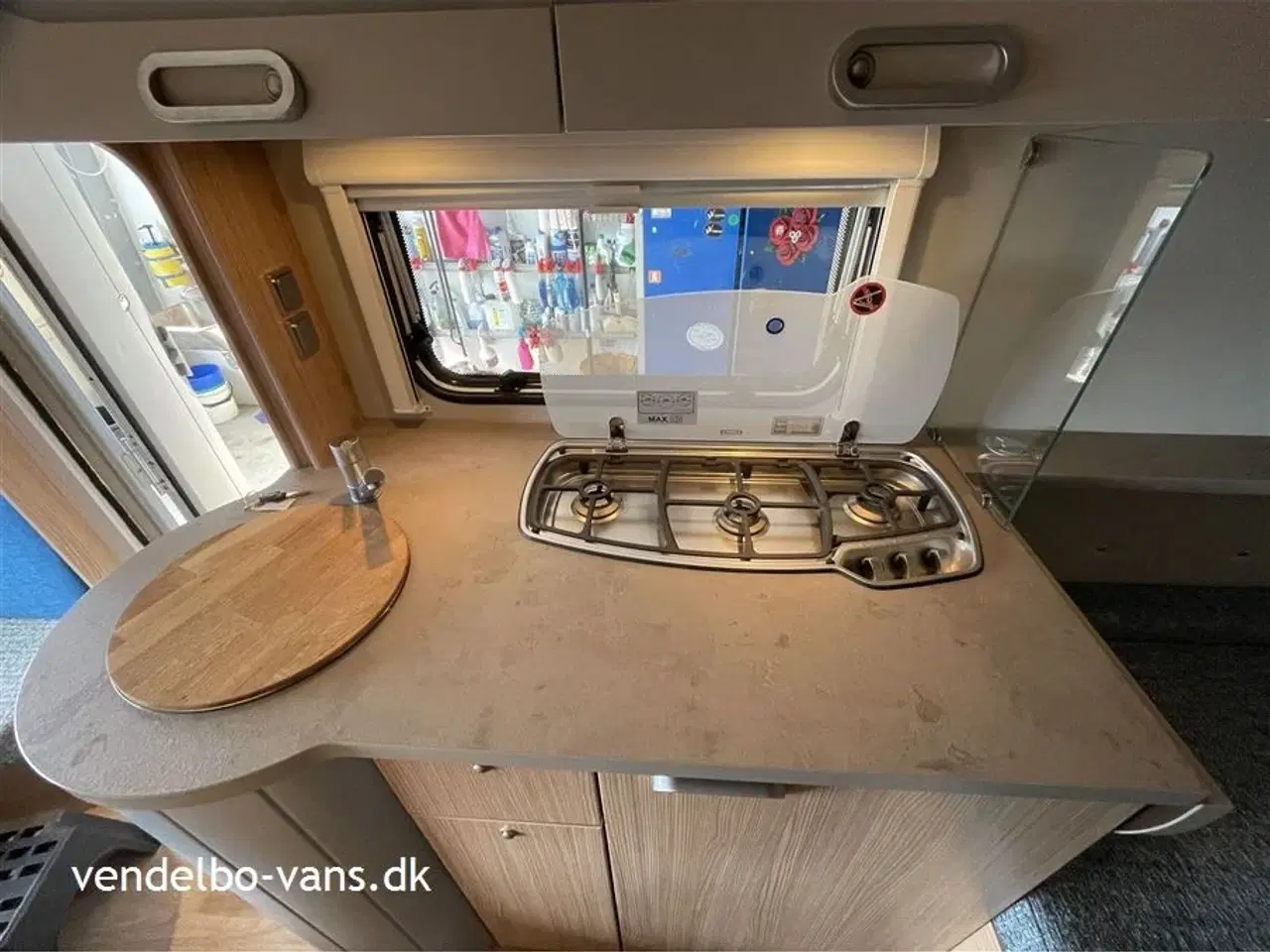 Billede 6 - 2021 - Tabbert T@b 400   Nem og hyggelig retro inspireret campingvogn med modene teknologi