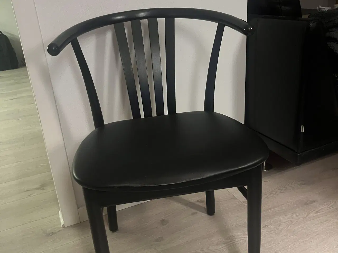 Billede 2 - 8 stk spisebordstol i sortlakeret bøg