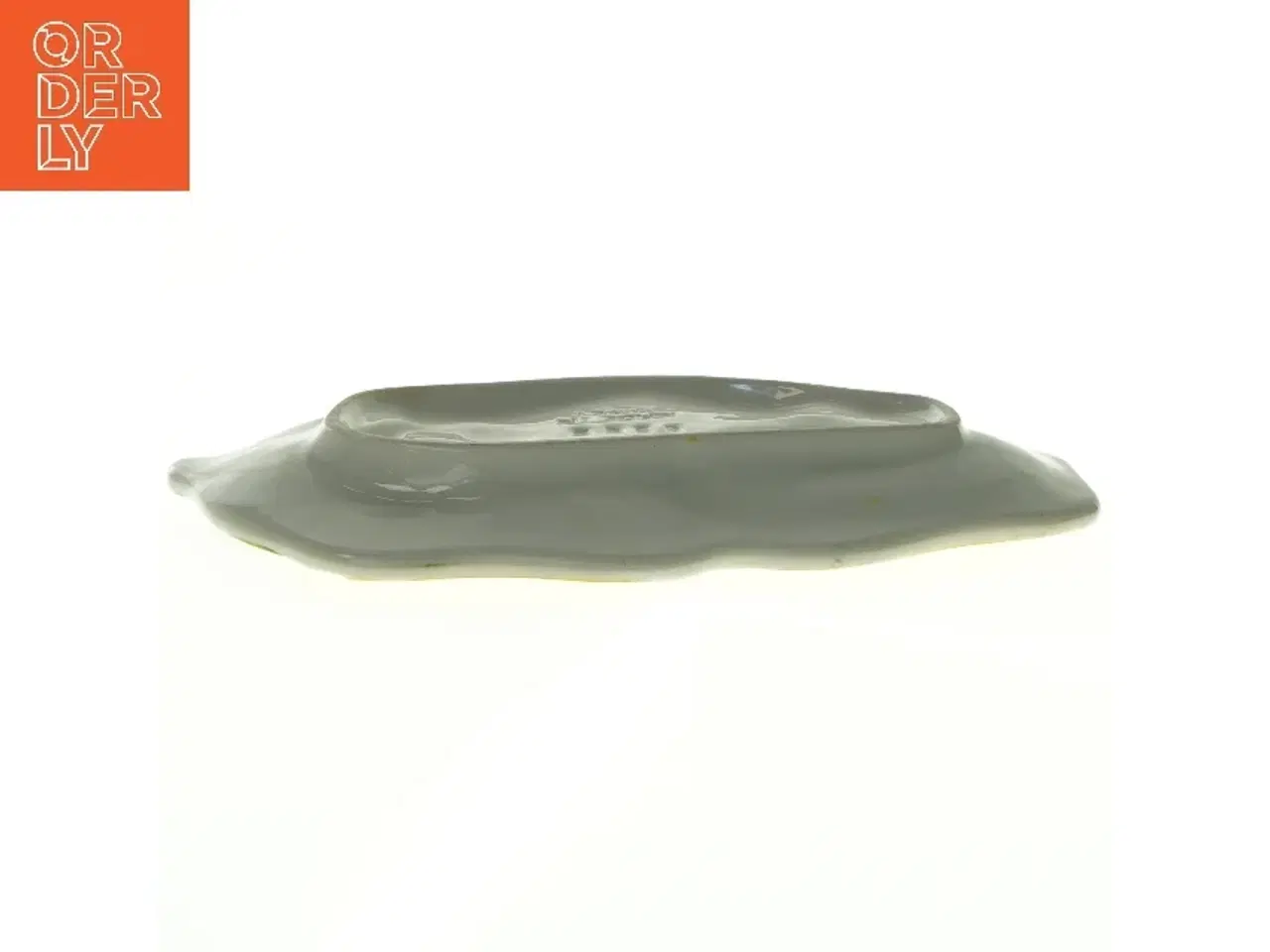 Billede 2 - Peberfrugtformet fad (str. 24 x 12 cm)