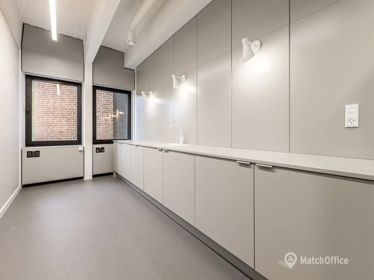 Billede 15 - Unik arkitektur placeret i skøn natur