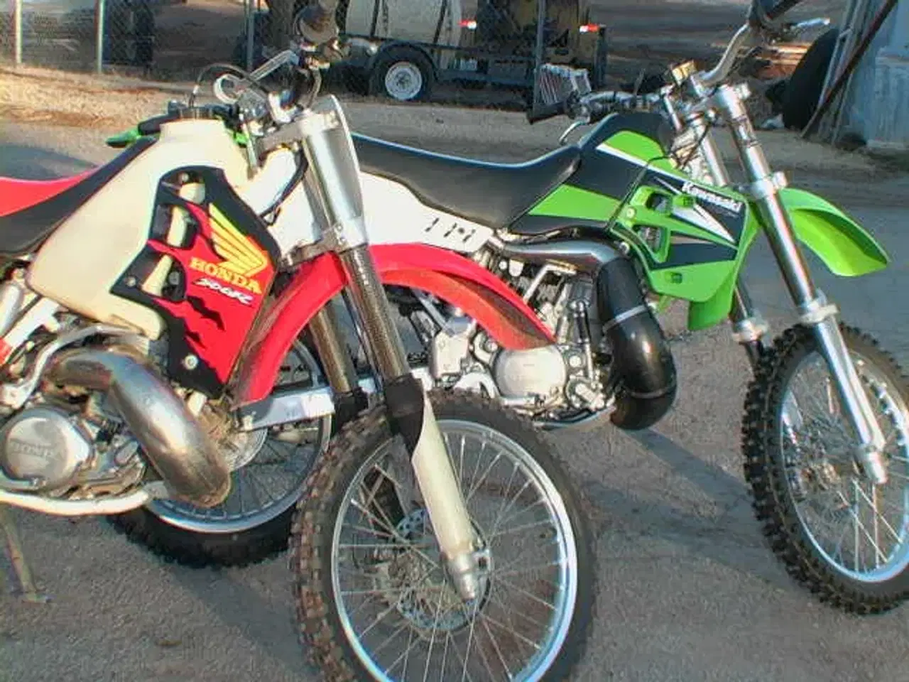 Billede 1 - Søger Kawasaki KX 500 / Honda CR 500