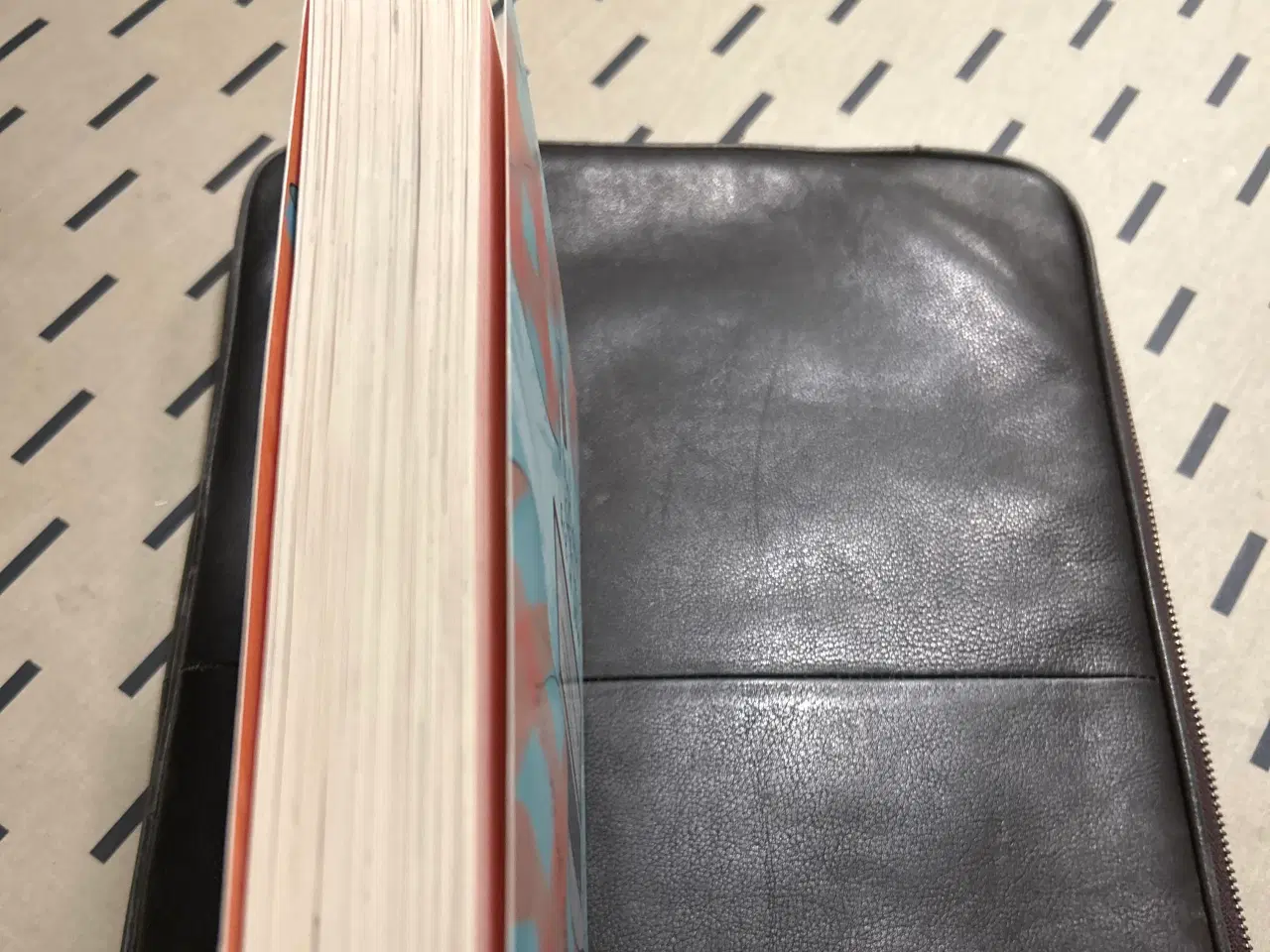 Billede 4 - Heartstopper 5 - engelsk