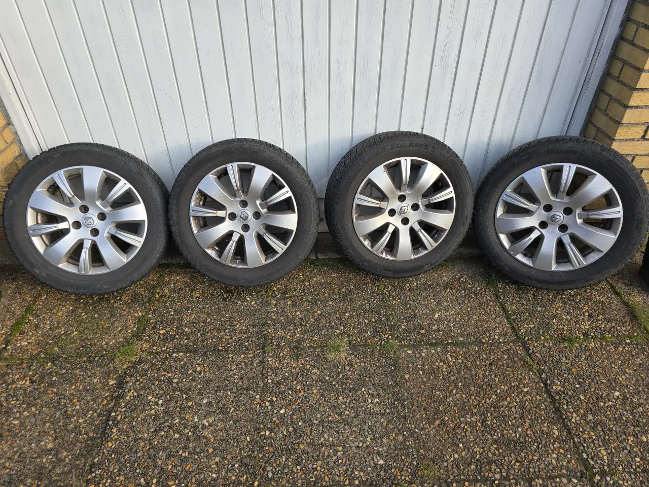 Billede 1 - Originale 16" Renault alufælge med vinterdæk 