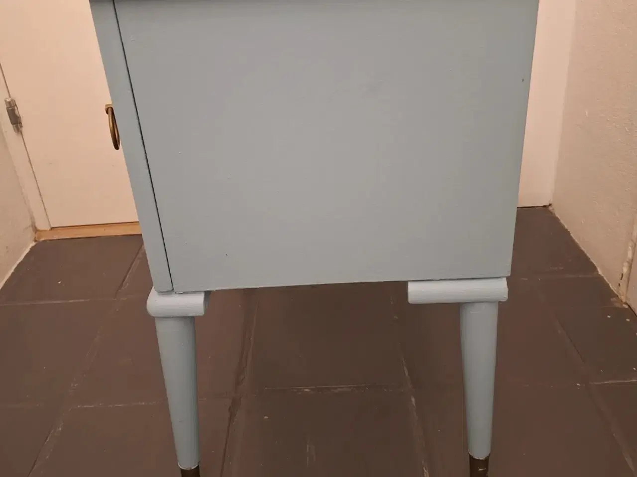 Billede 3 - Sengebord sælges