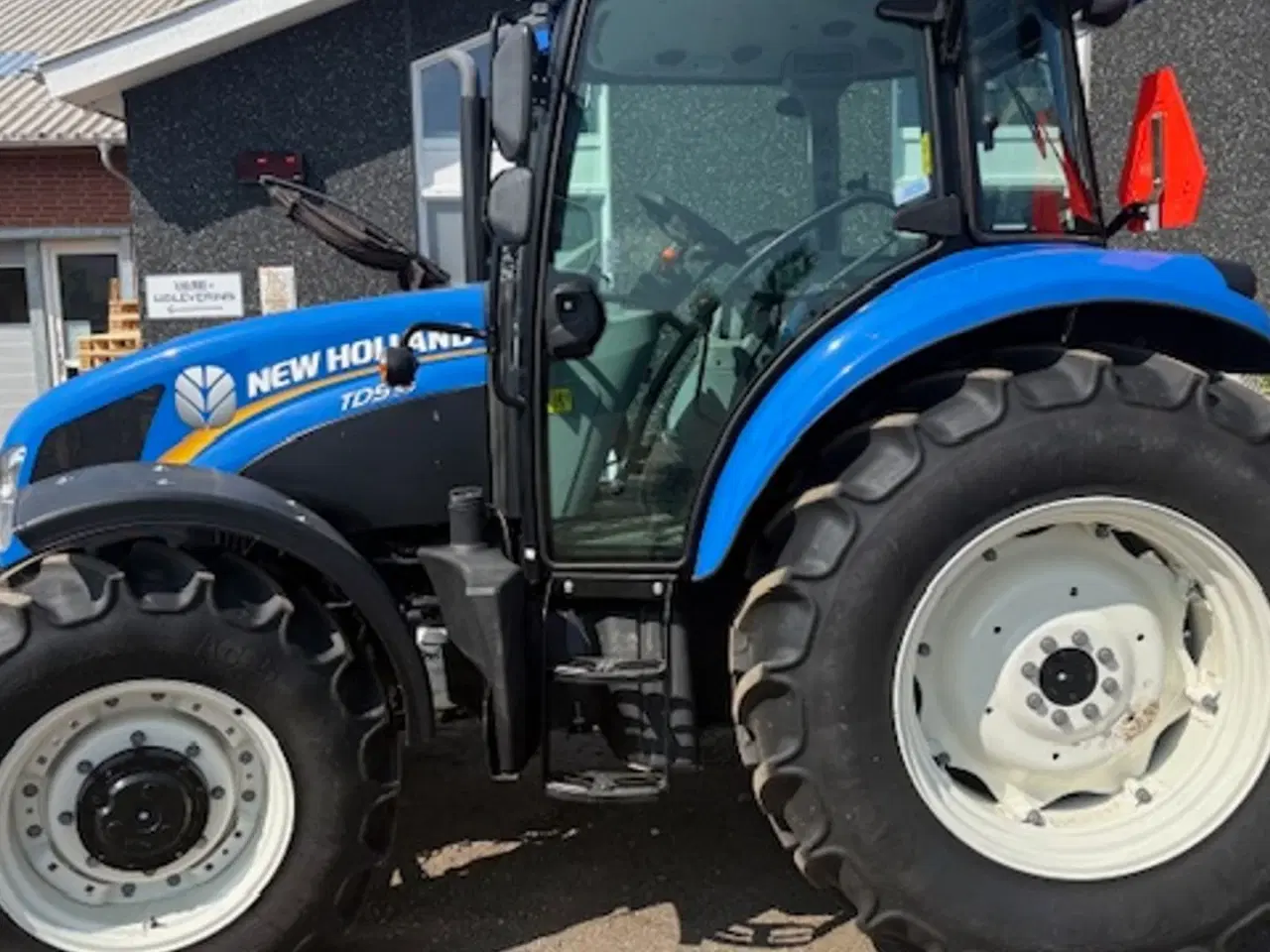Billede 2 - New Holland T5.95 MED FRONTLIFT + MASSER AF OLIEUDTAG.