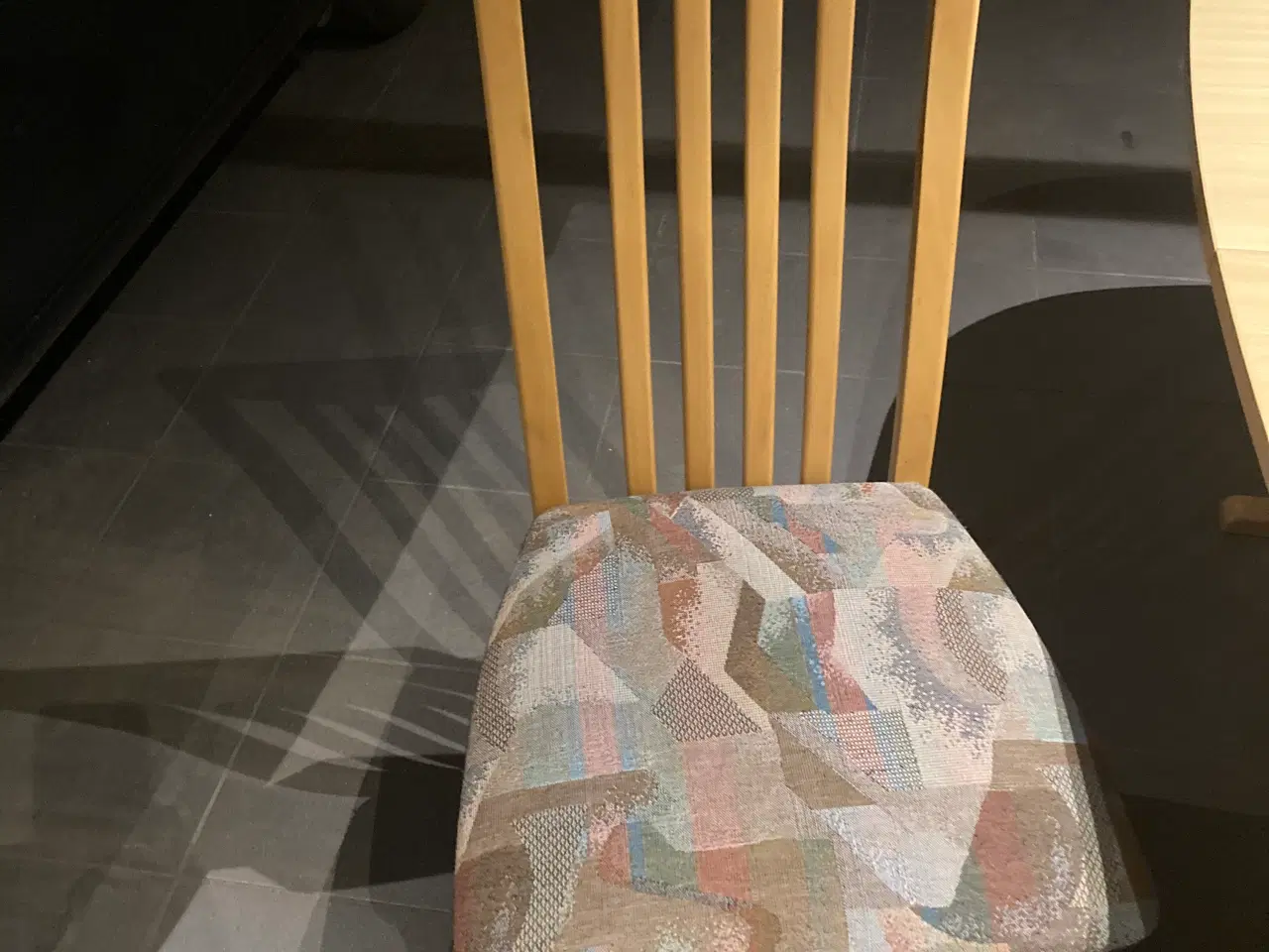 Billede 2 - Spisebord med stole og sofabord