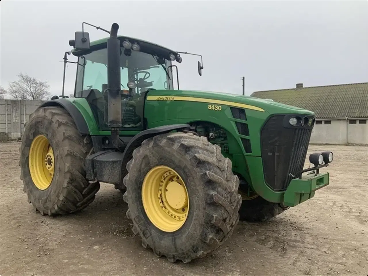 Billede 4 - John Deere 8430 Stærk og stabil traktor.