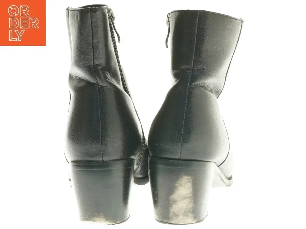 Billede 2 - Sort støvle med hæl fra VRS (str. 41 )