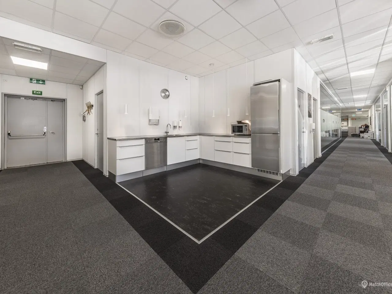 Billede 2 - Effektivt kontor med lager og parkering centralt i Brøndby