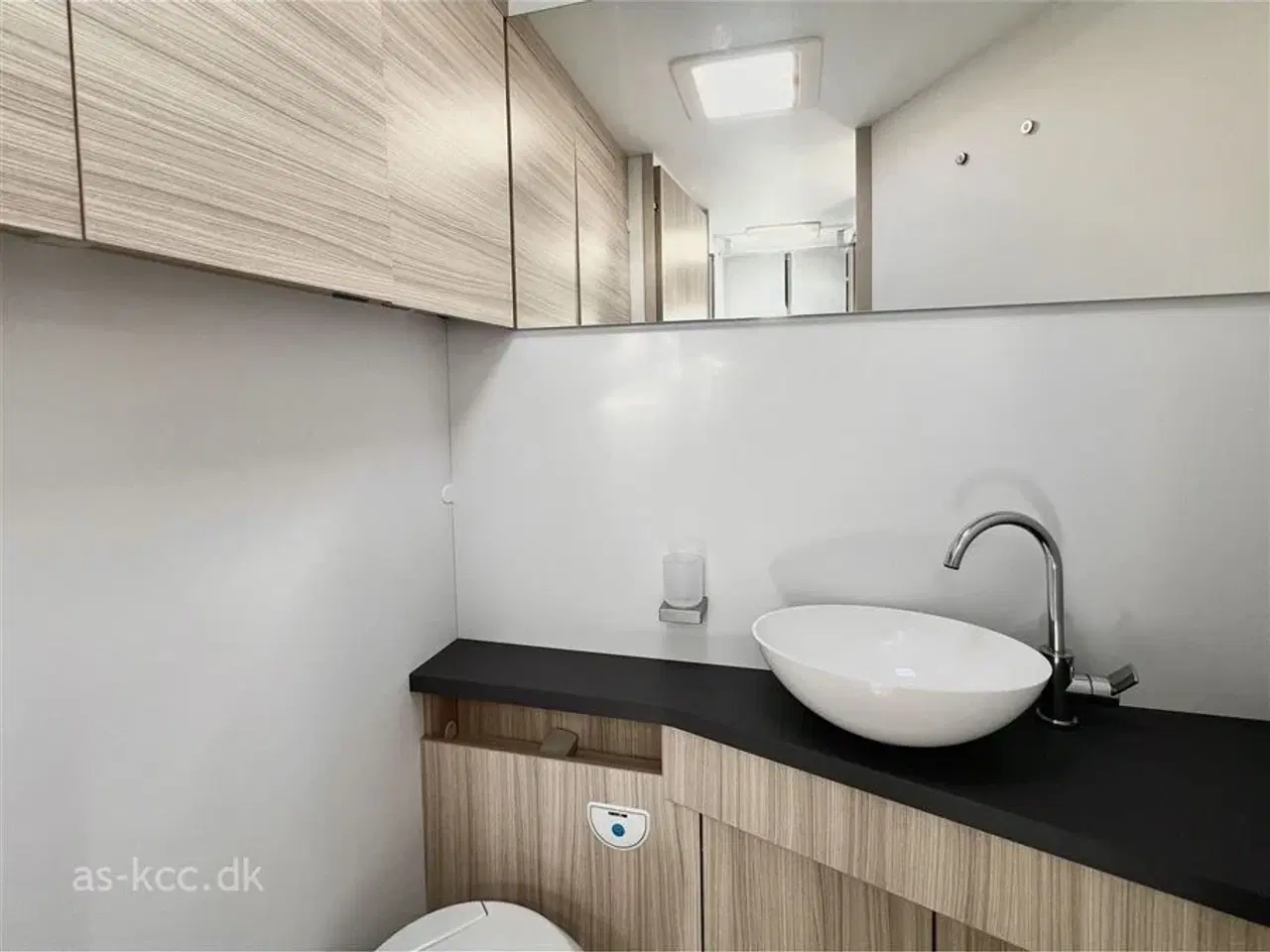 Billede 21 - 2024 - Sun Living S 75 SC   Ny Sun Living S 75 SC automat gear og fritstående dobbelt seng.
