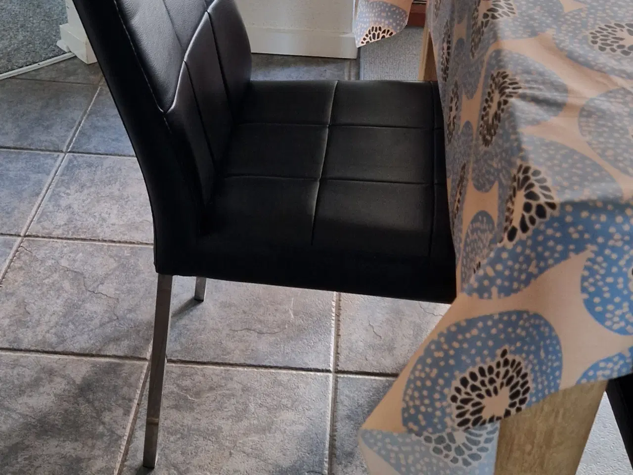 Billede 2 - Halv pris.  4 spisebord stole 