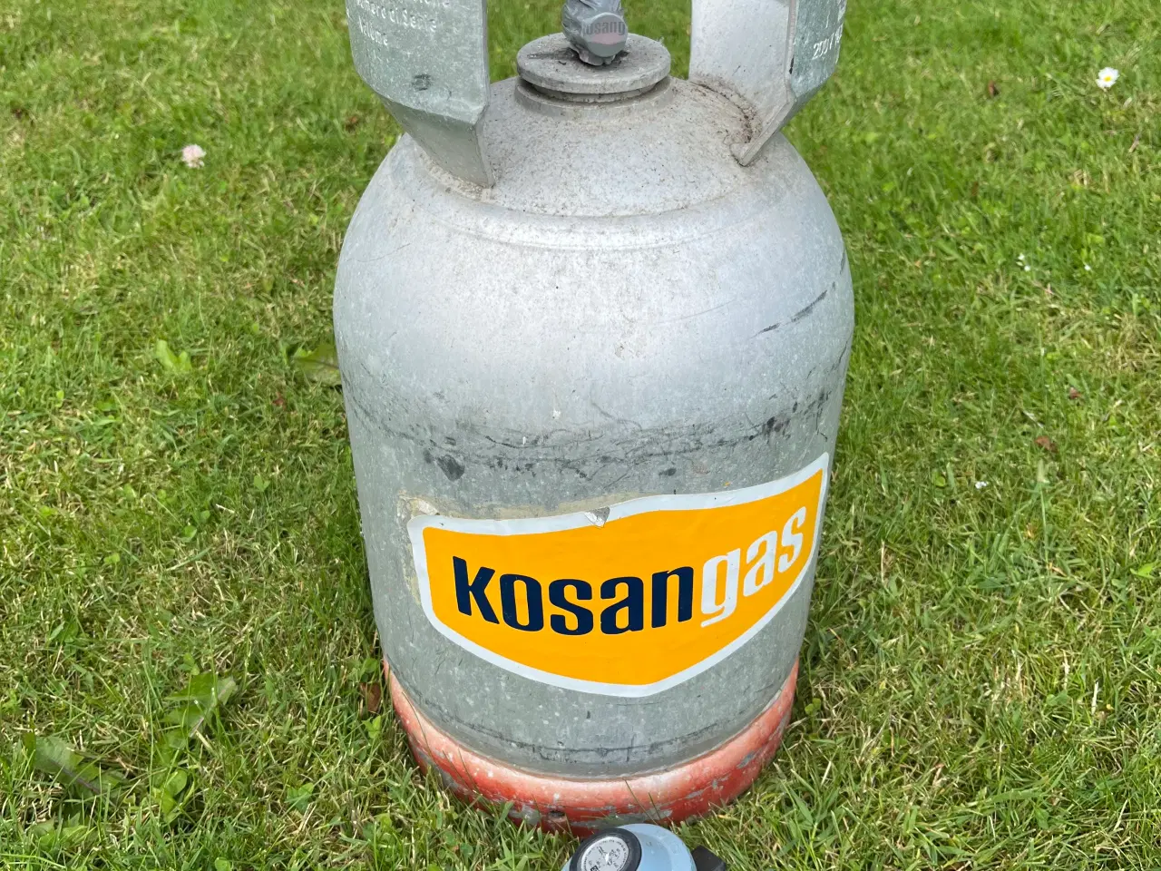 Billede 1 - Campinggas med regulator 6 kg. 