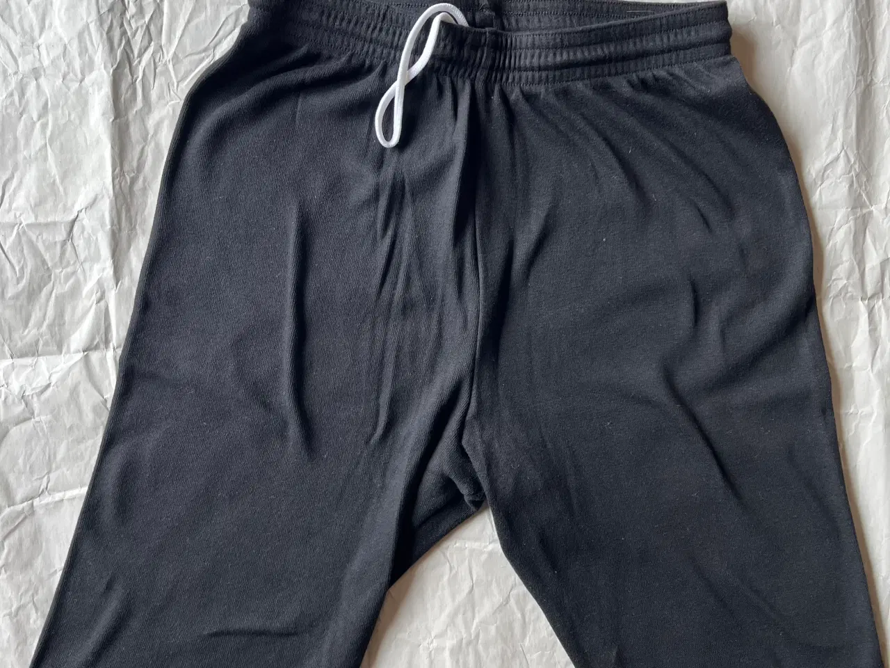 Billede 1 - Shorts sorte M-L