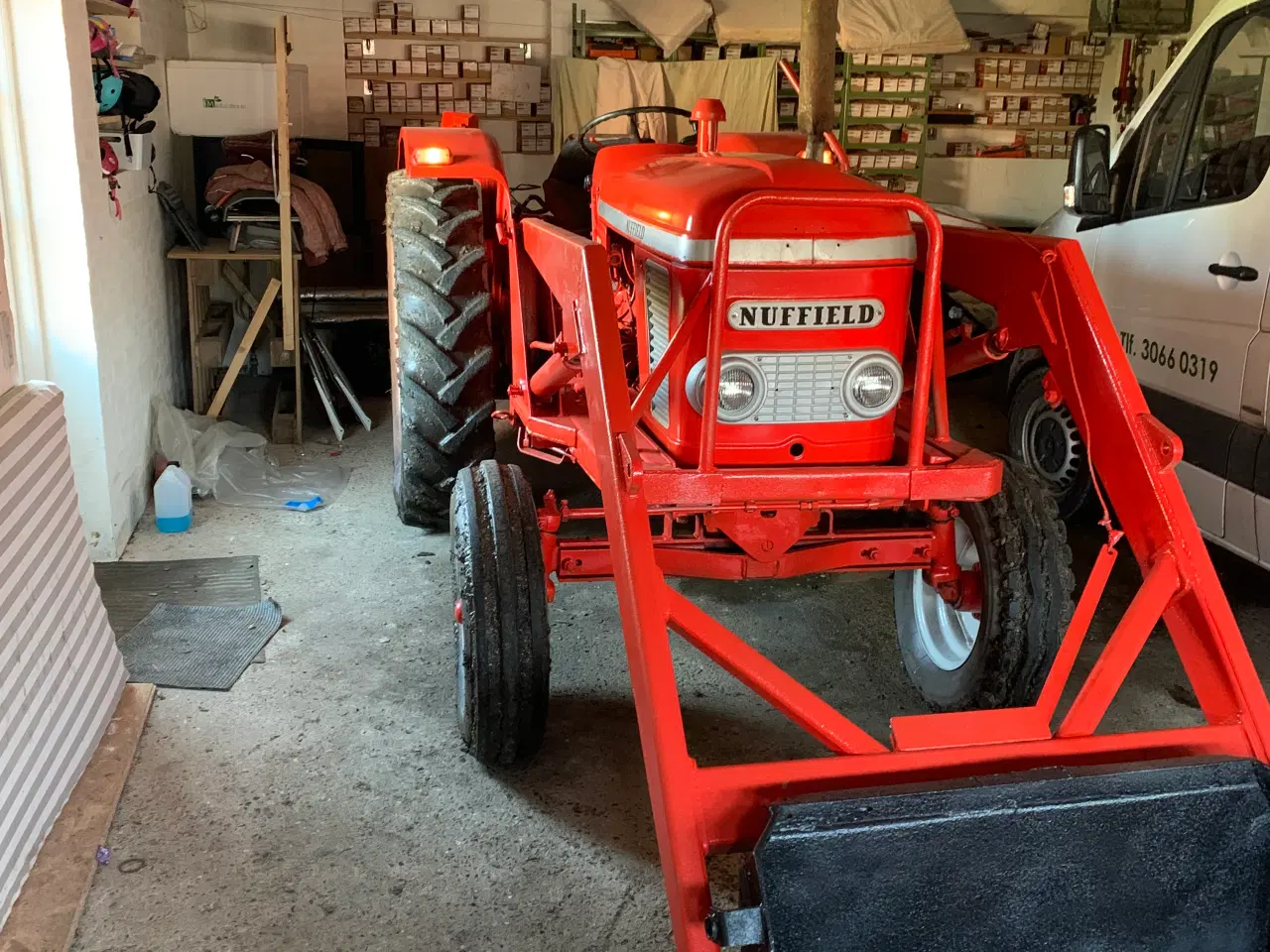 Billede 1 - Nyrenoveret traktor 