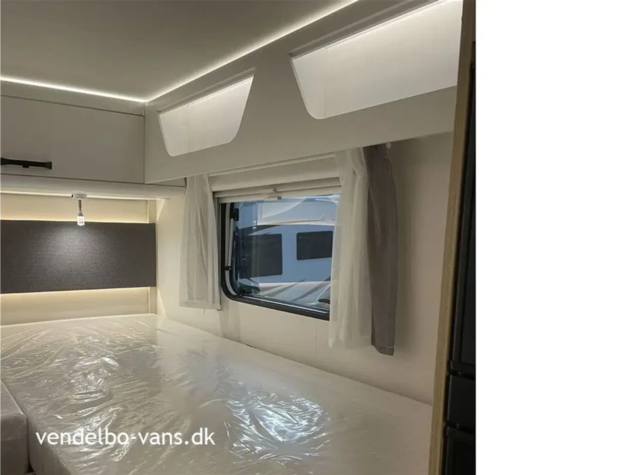 Billede 13 - 2026 - SunLight T 67   Enkeltsenge + hæve/sænkeseng 5.S. sele plads