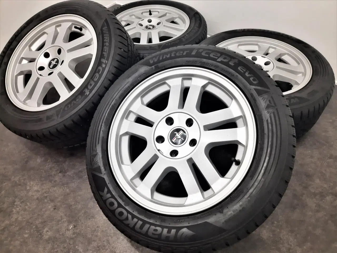 Billede 2 - 5x114,3 17" ET45 Ford Mustang GT vintersæt