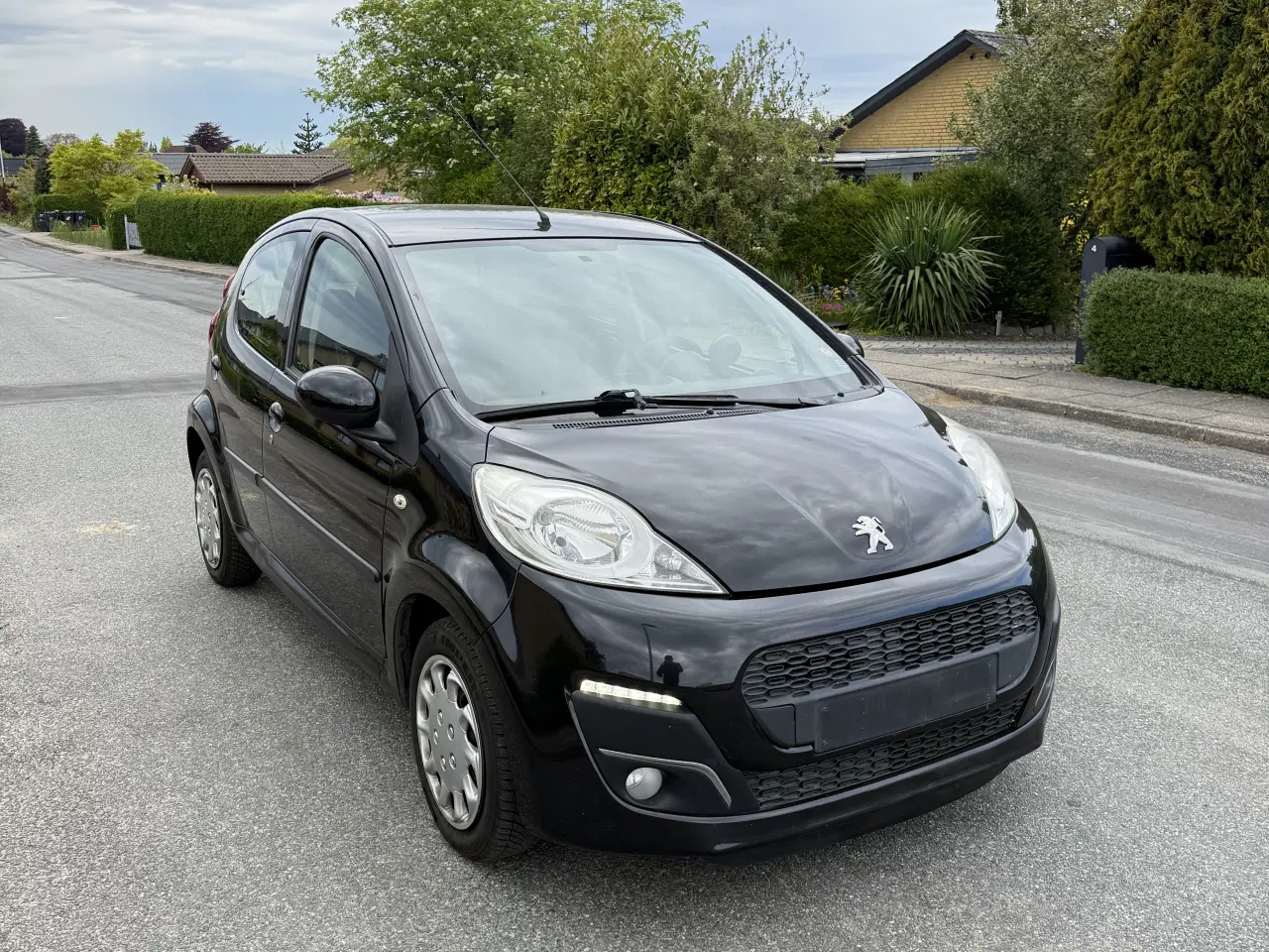 Billede 2 - Peugeot 107 1.0 Benzin - Økonomisk og velkørende 
