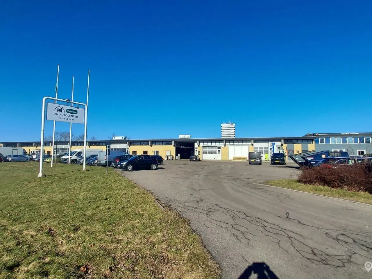 Billede 17 - Autoværksted / Værksted / Lager/ Produktion / Showroom - Stor port