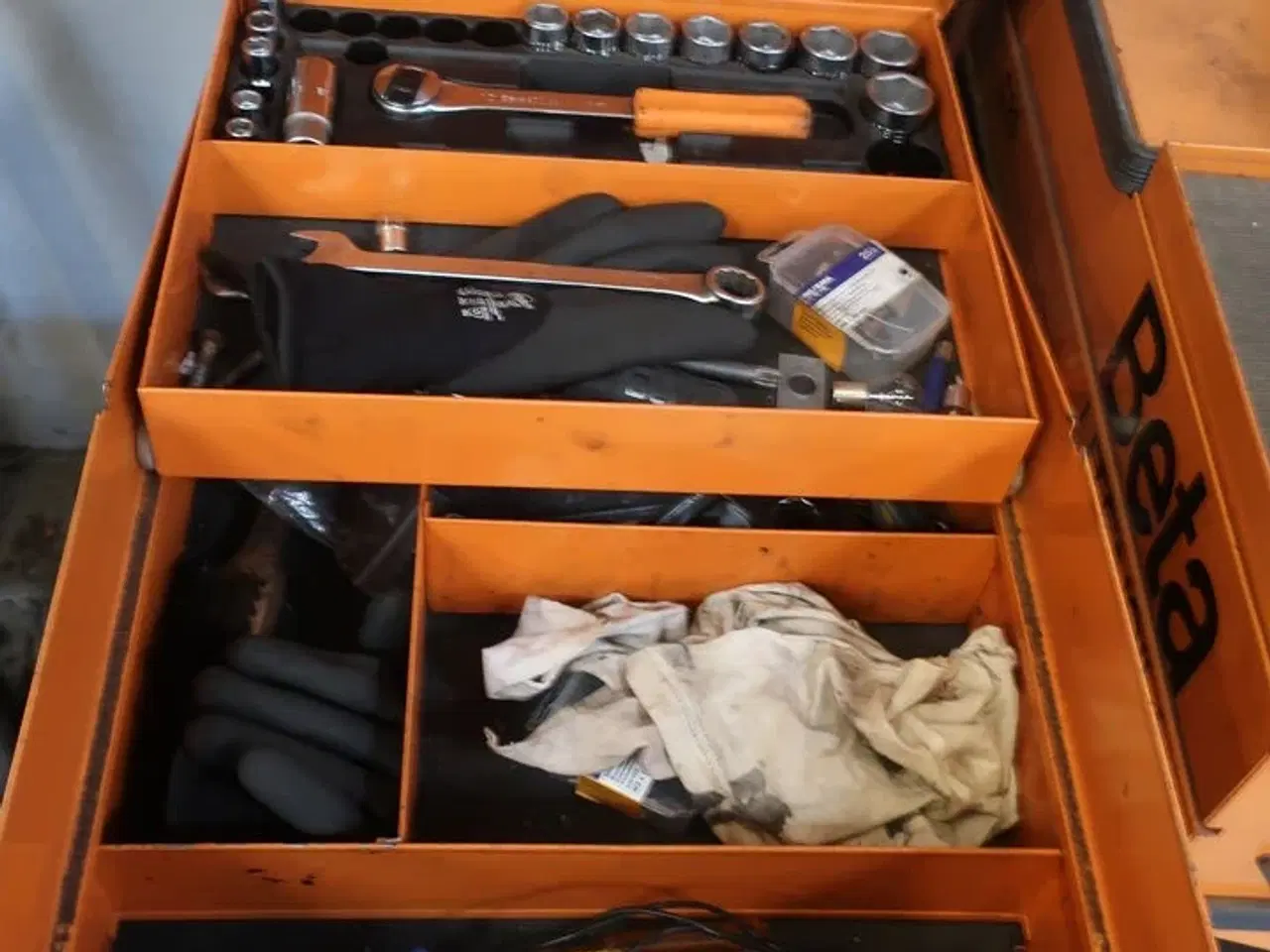 Billede 3 - Værktøjsbord BETA UTENSILI TANK C25 inkl. indhold