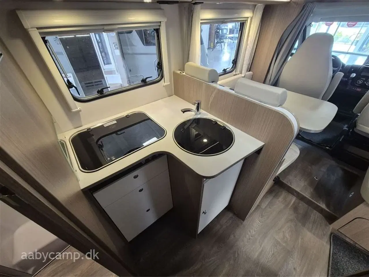 Billede 10 - 2019 - Carado T 447   Automatgear. solcelle. 95Ah batteri. 1500w inverter. Markise. undervognsbehandlet.  Fuld service. tandrem skiftet i 2025. Kun 47,000 Km!!!