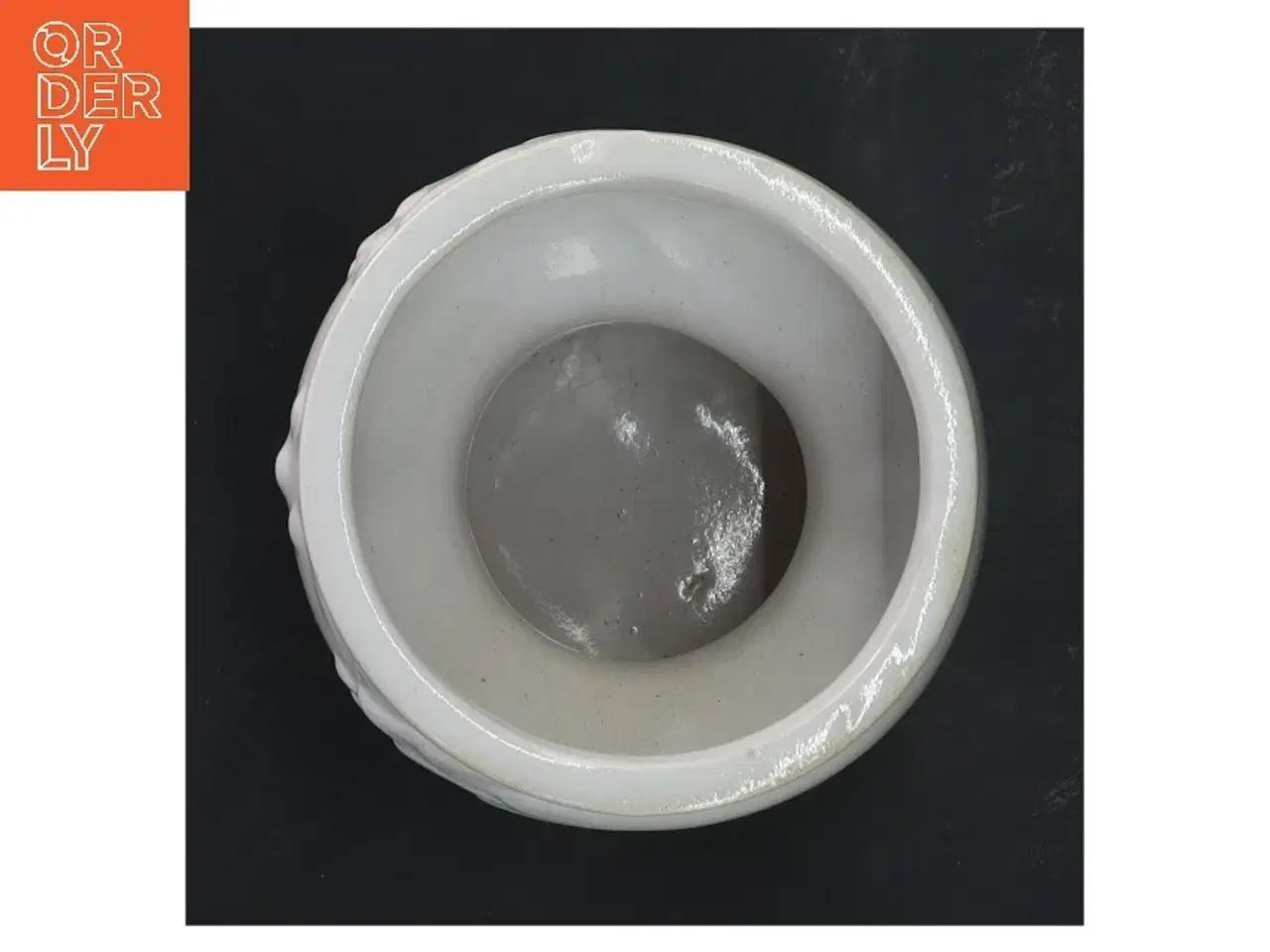 Billede 3 - Hvid keramisk vase med ansigtsmotiv (str. Ø 9 cm længde 12 cm)fra w. Germany