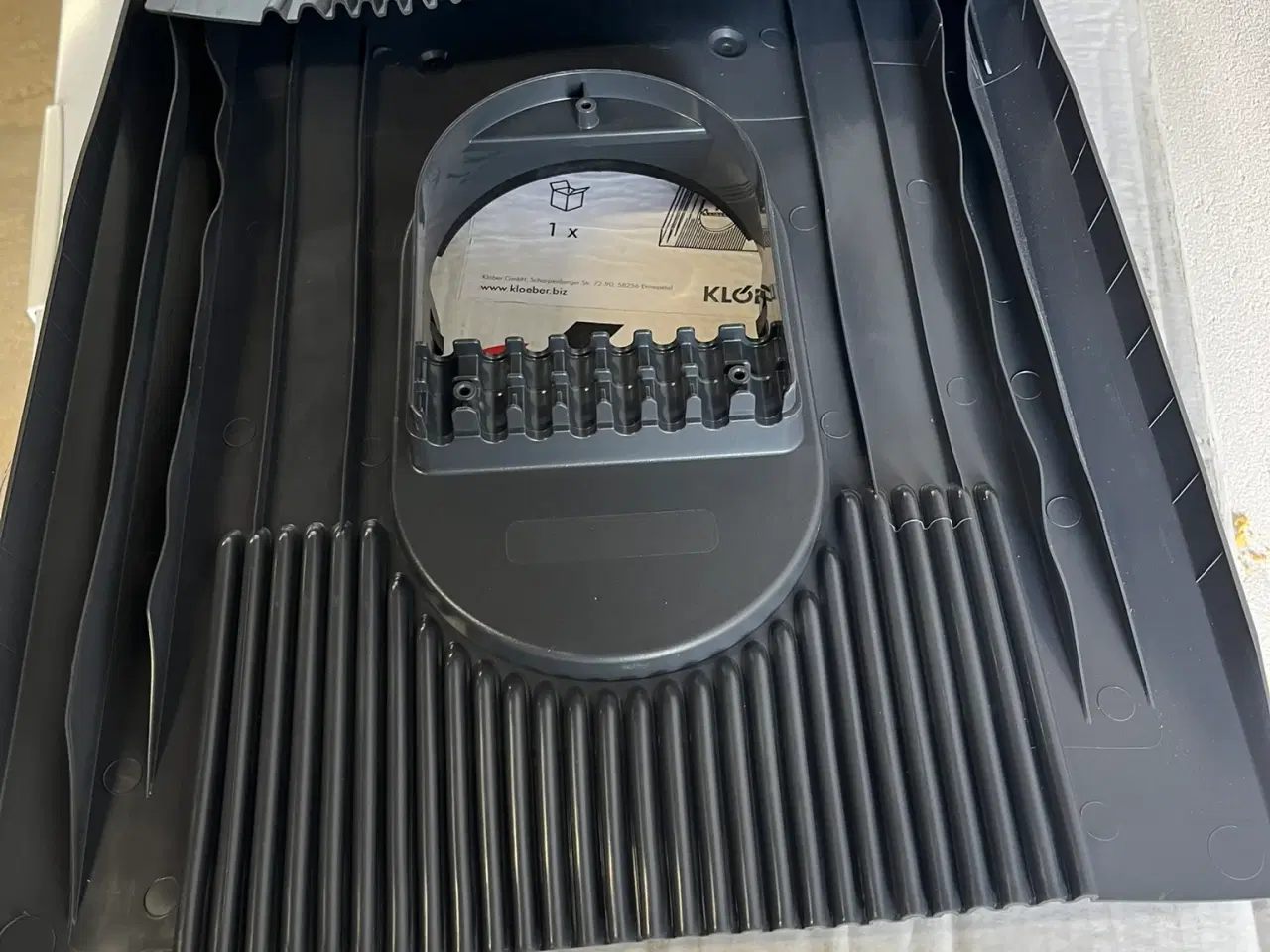 Billede 1 - Til solceller kabel gemmengang
