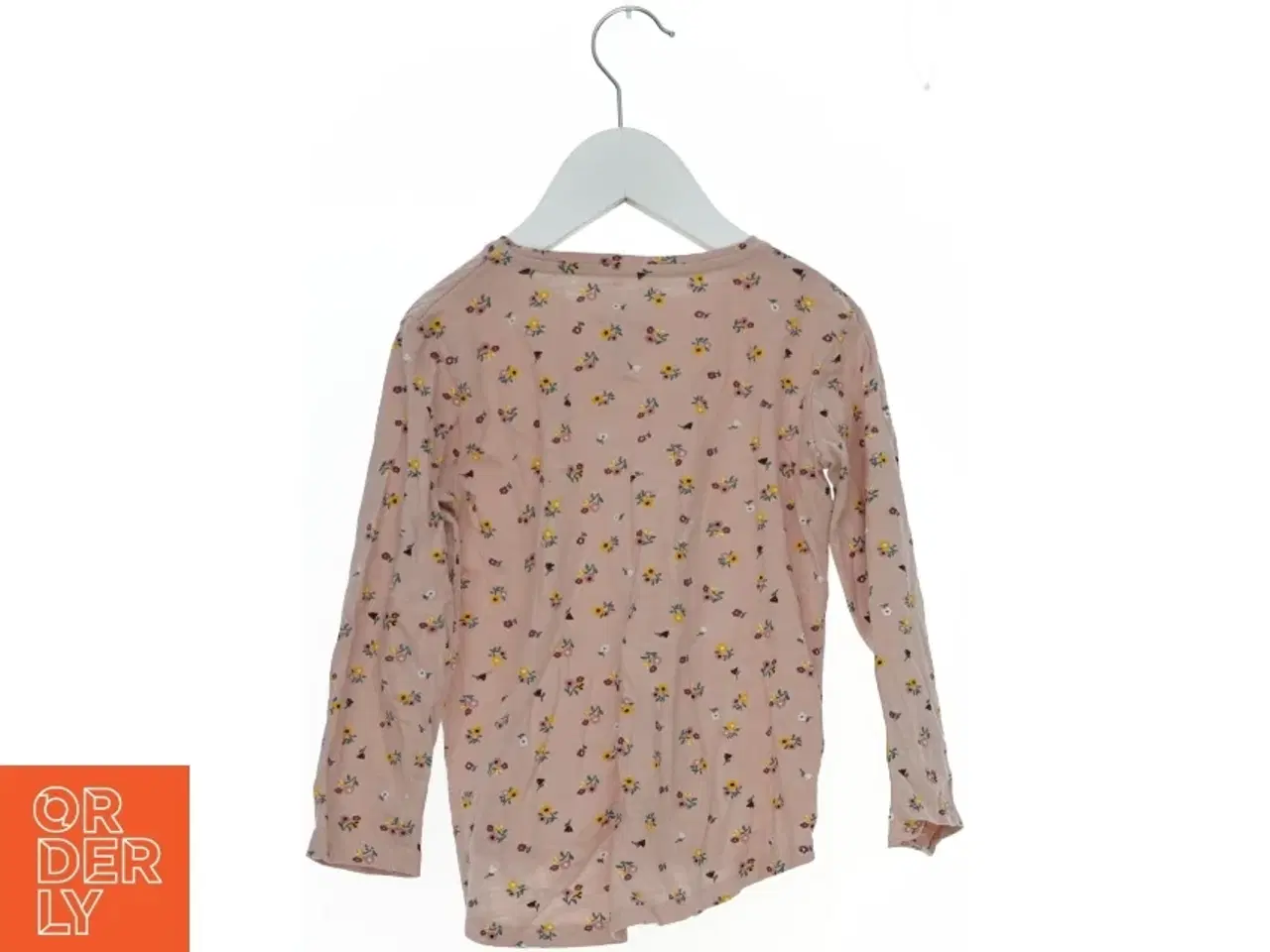 Billede 2 - Langærmet bluse med blomsterprint fra Lindex (str. 110)