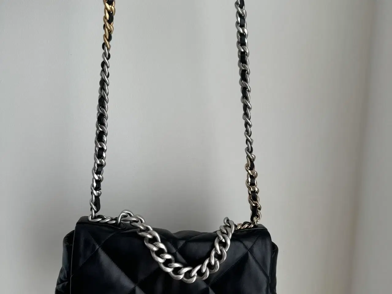 Billede 8 - Super flot Chanel 19 handbag