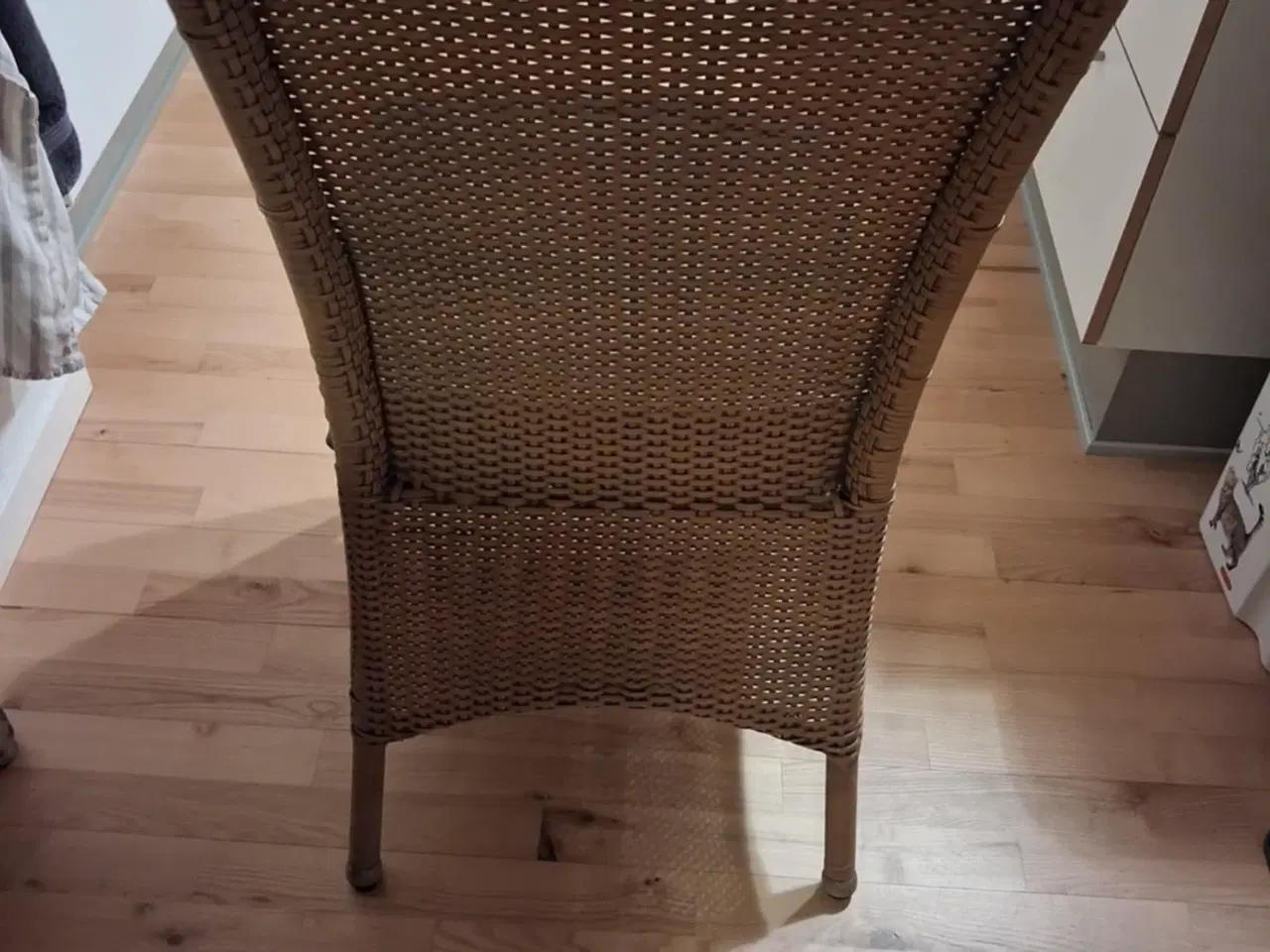 Billede 3 - Spisebord med 6 stole