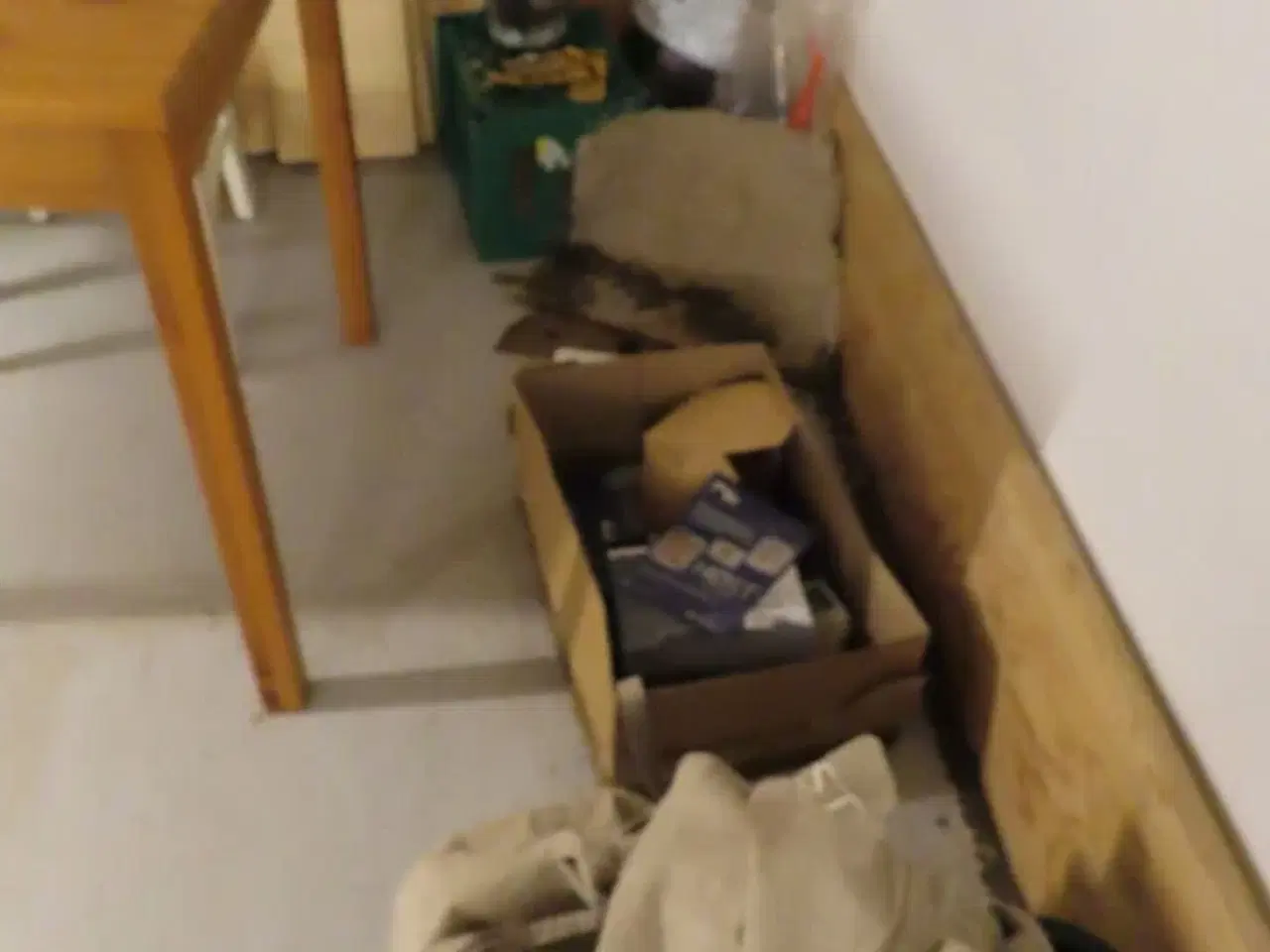 Billede 11 - Tøm rummet for møbler, pant og løsdele