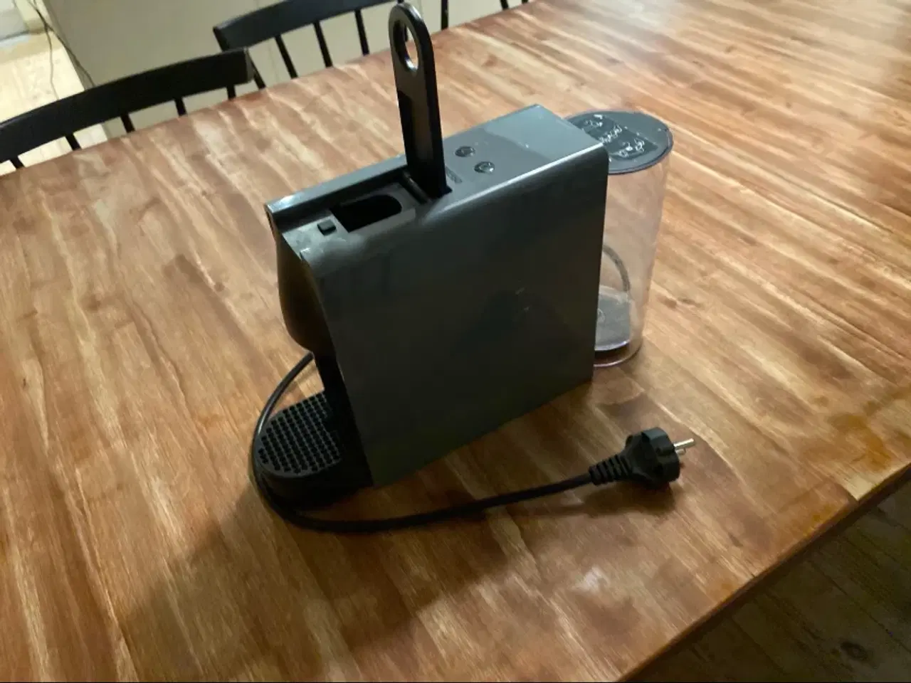 Billede 5 - Nespressomaskine og mælkeskummer